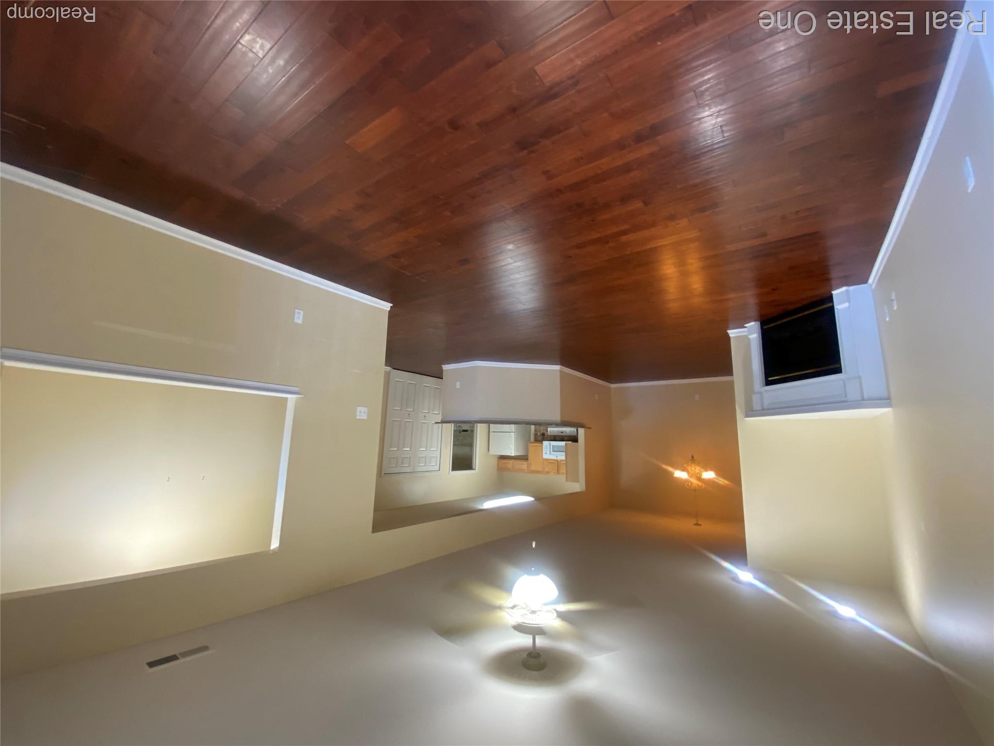 16891 Dover Drive Property Photo 2