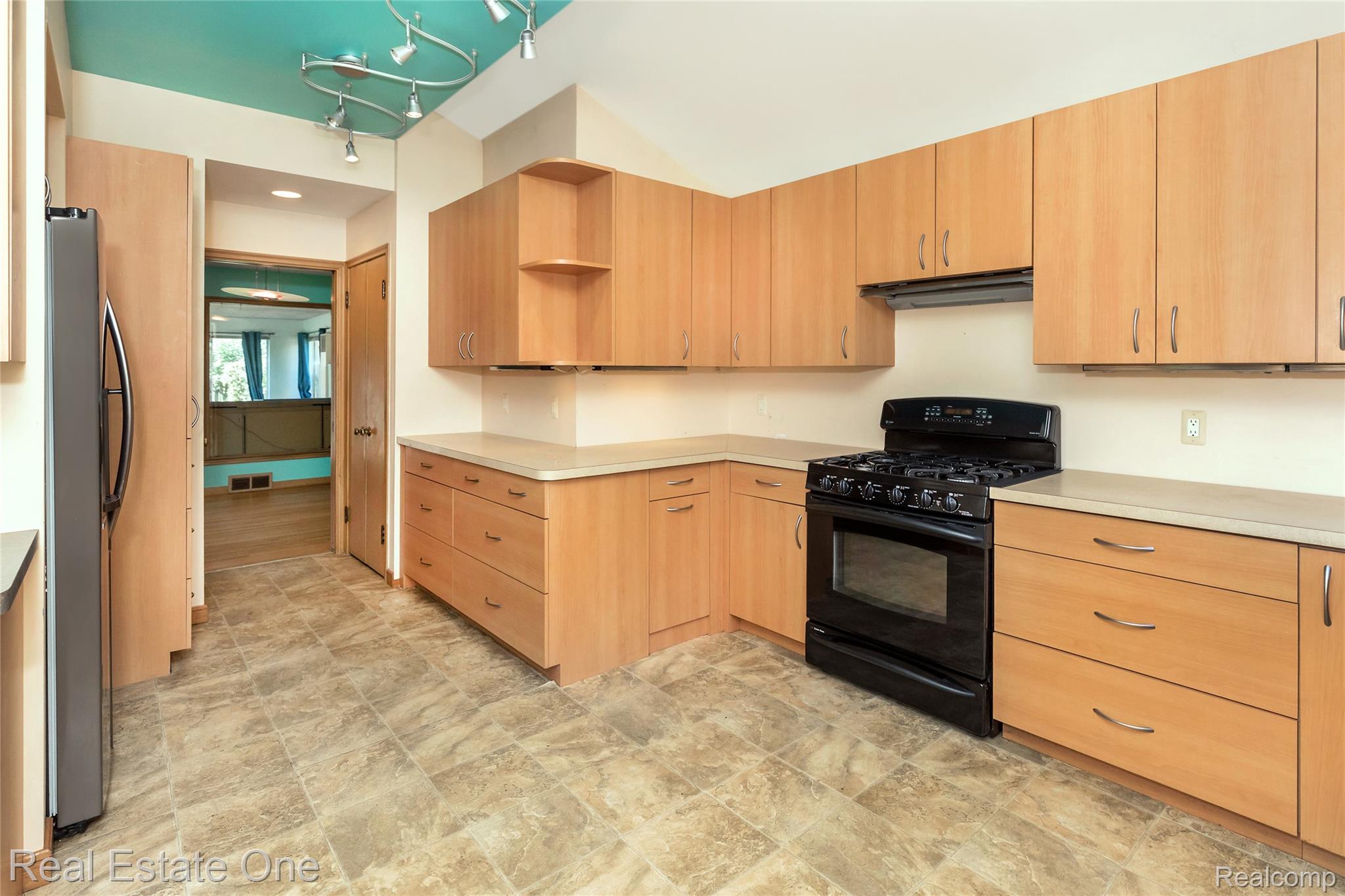 25313 Scotia Road Property Photo 7
