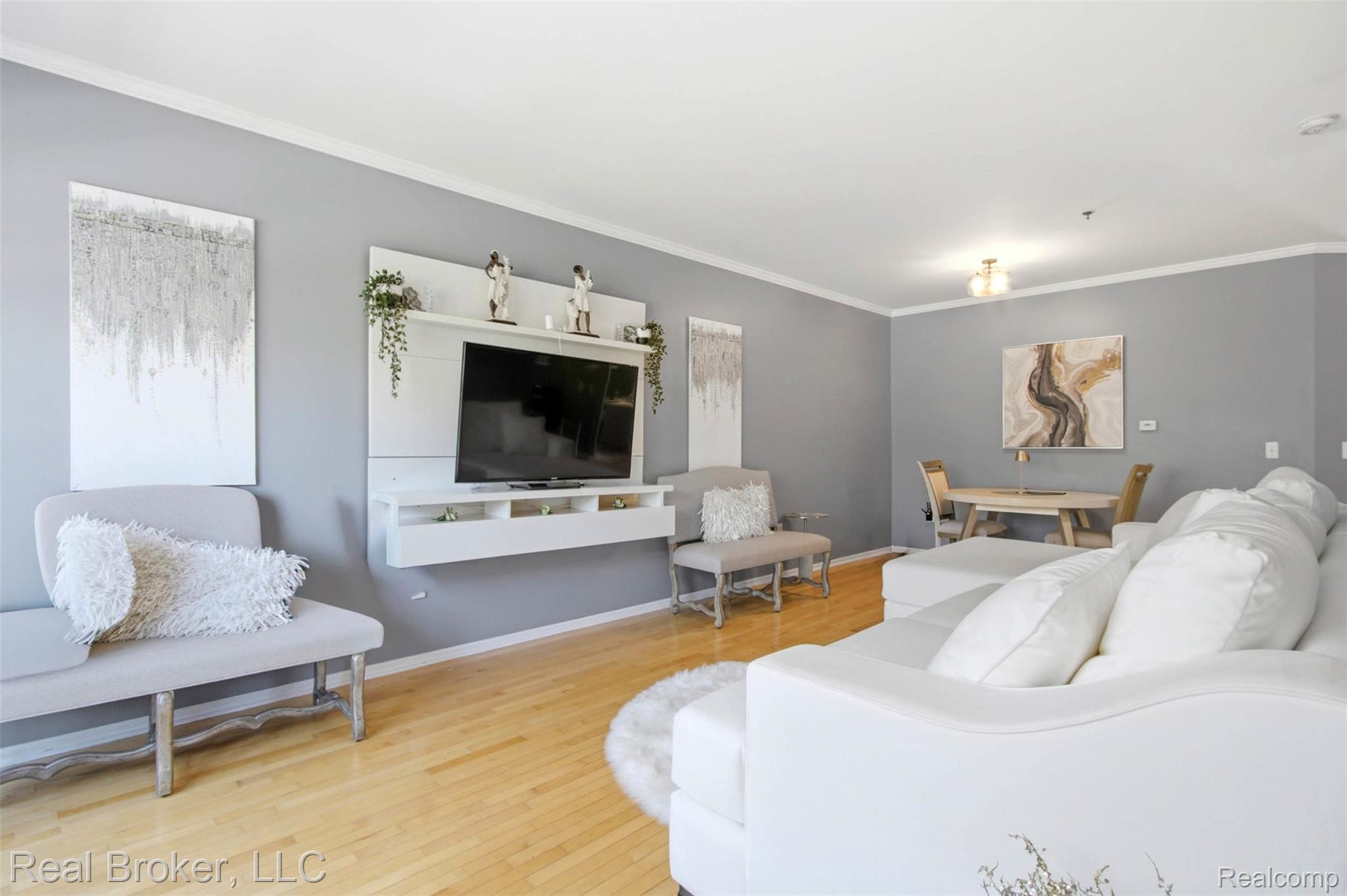 20189 Rodeo Court Property Photo 5