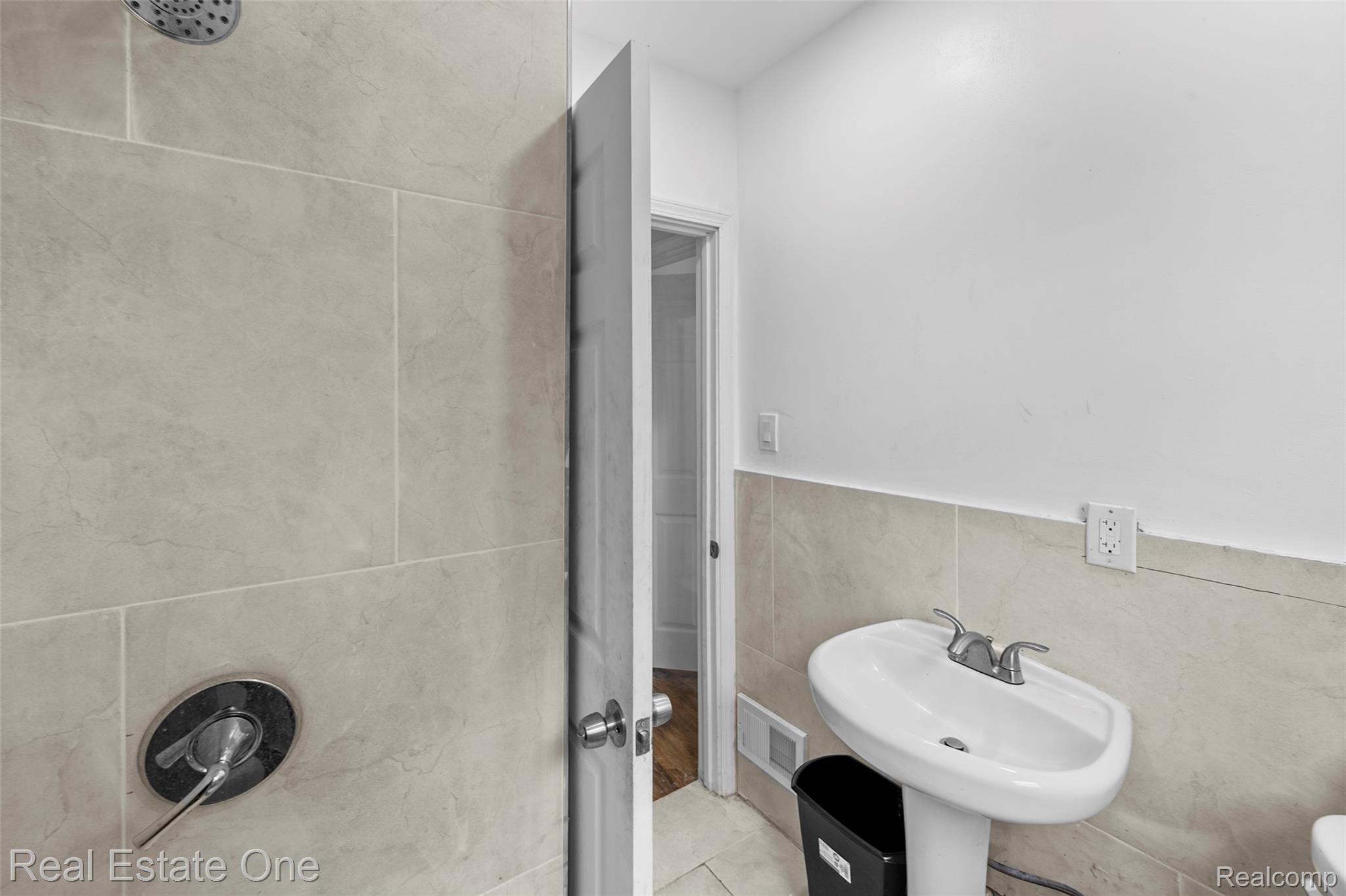 119 Candler Street Property Photo 13