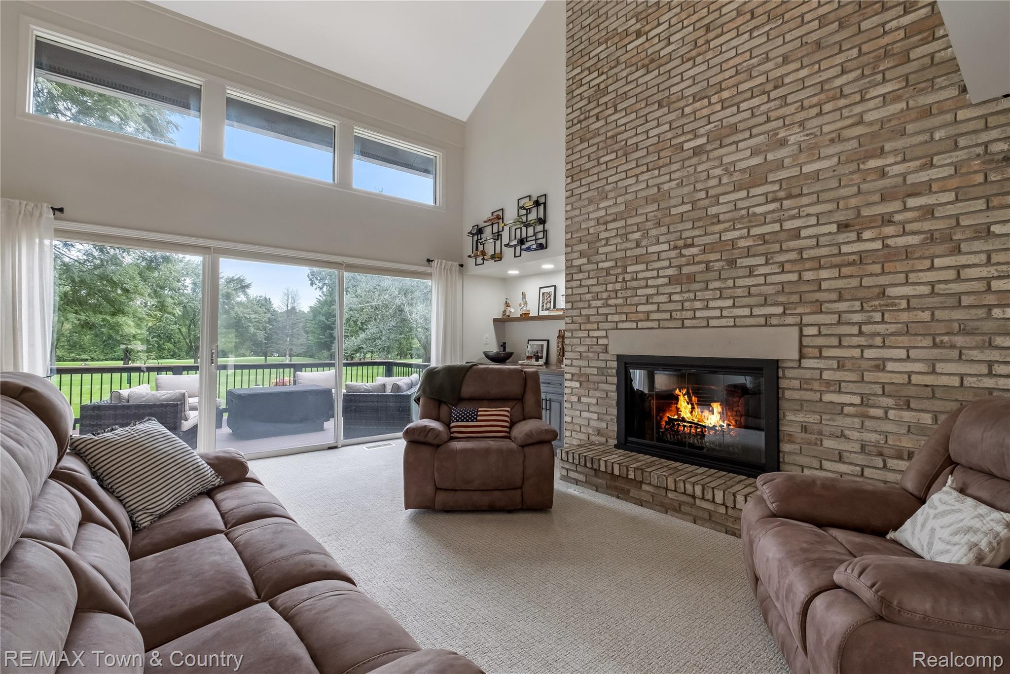 7492 River Road Property Photo 8