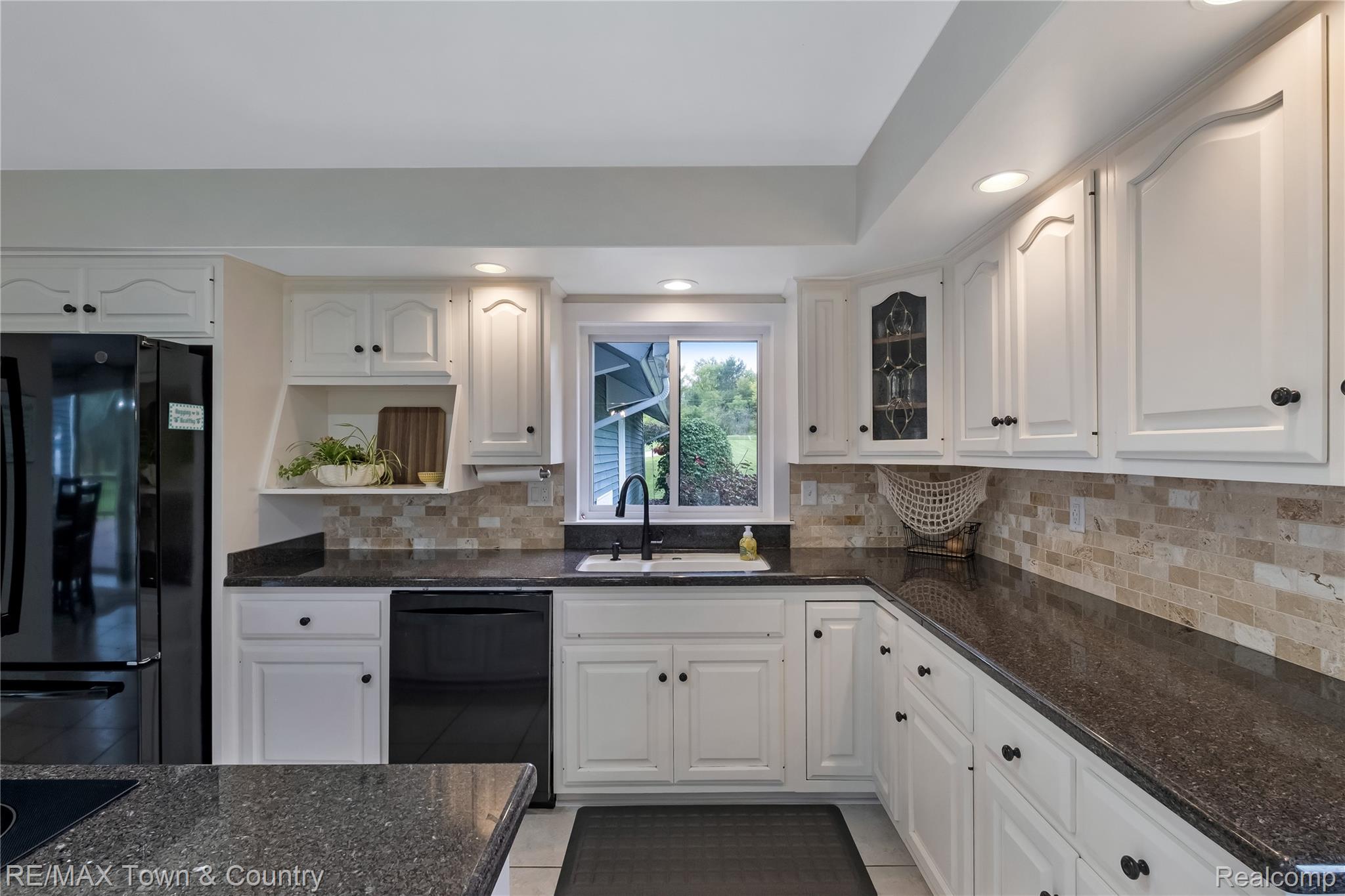 7492 River Road Property Photo 15