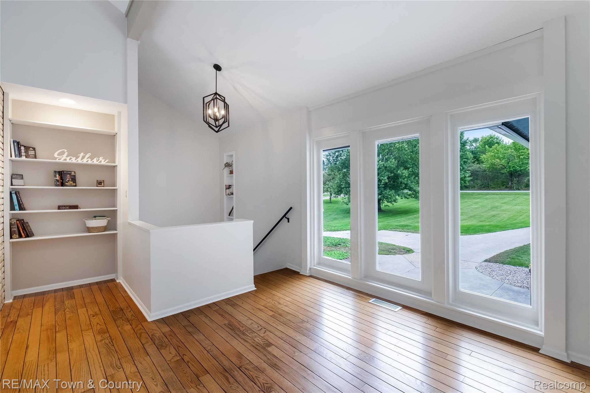 7492 River Road Property Photo 32