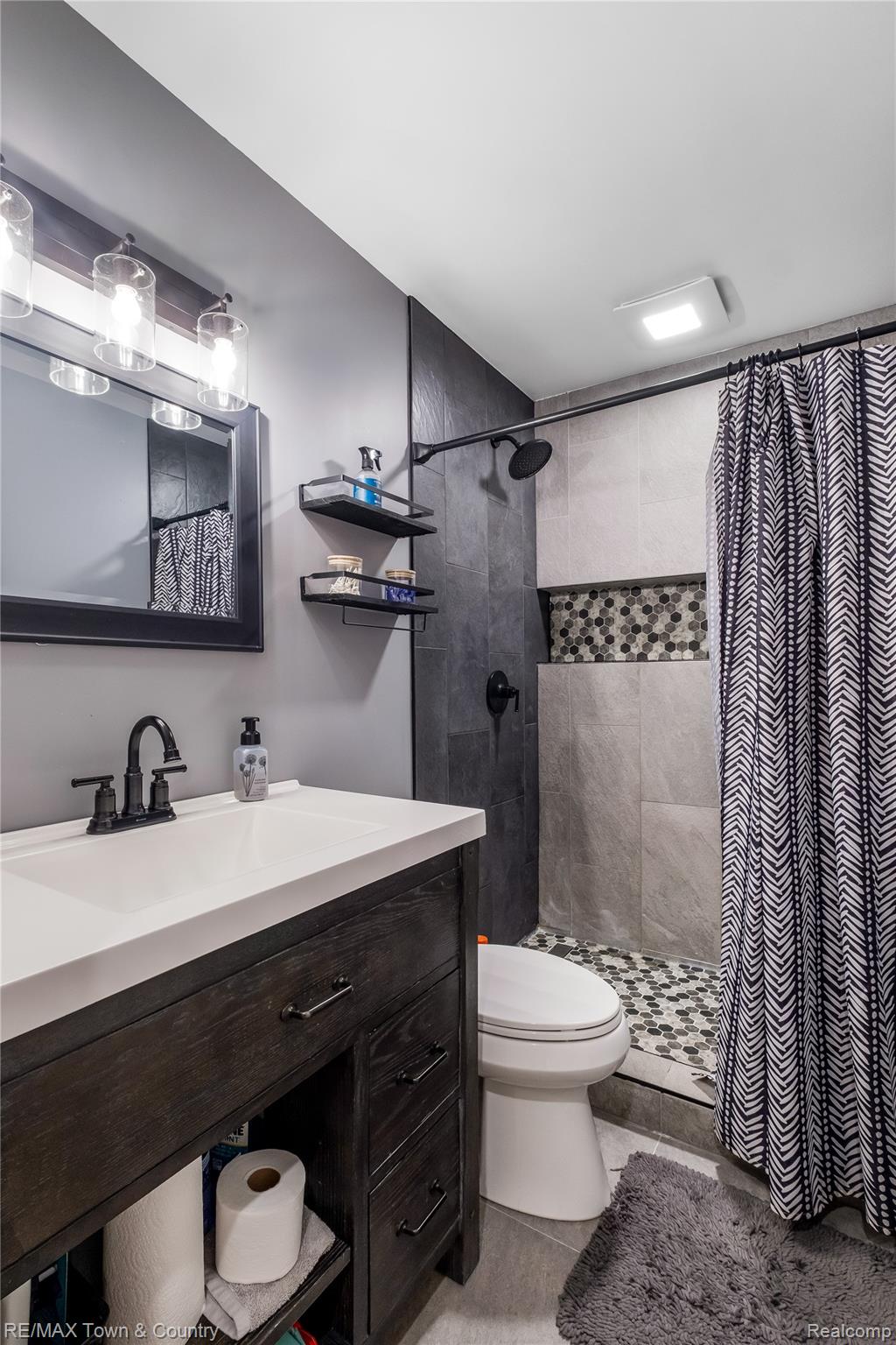 7492 River Road Property Photo 35