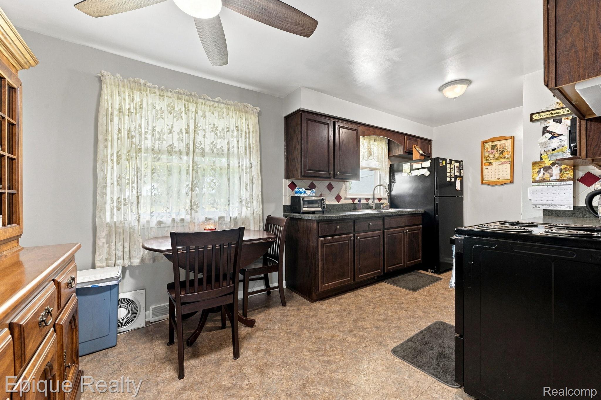 10091 N Genesee Road Property Photo 5