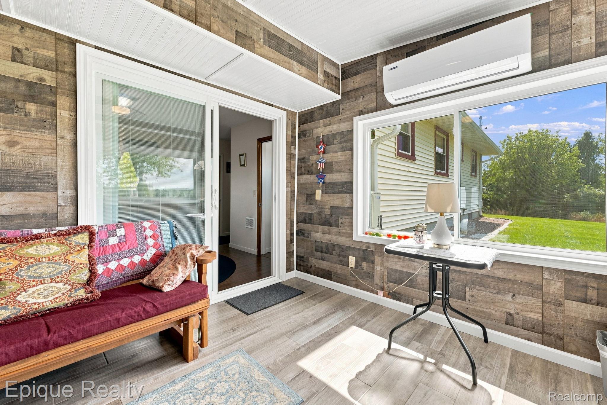 10091 N Genesee Road Property Photo 6