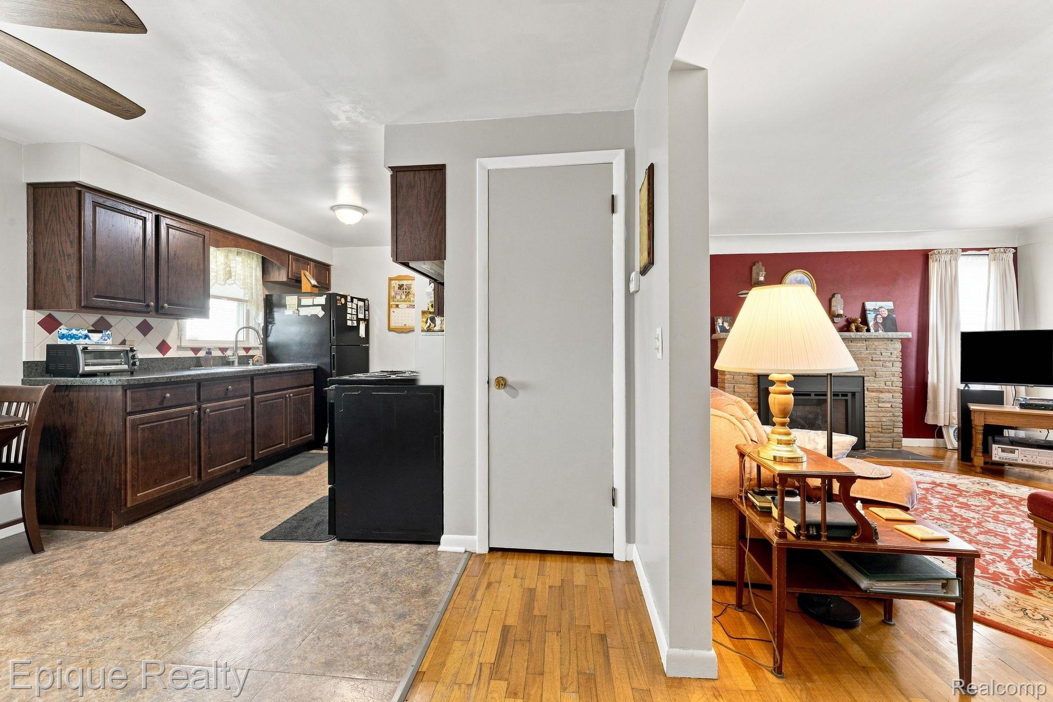 10091 N Genesee Road Property Photo 8
