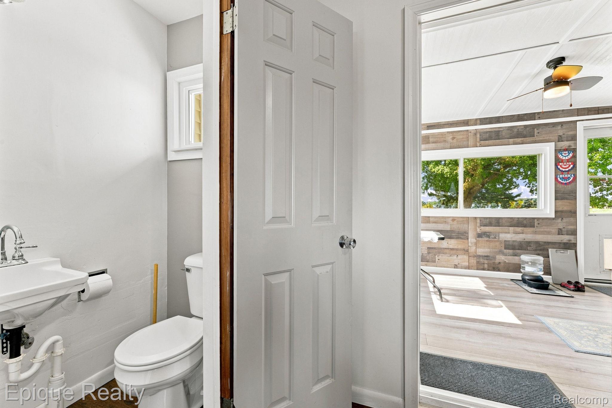 10091 N Genesee Road Property Photo 14