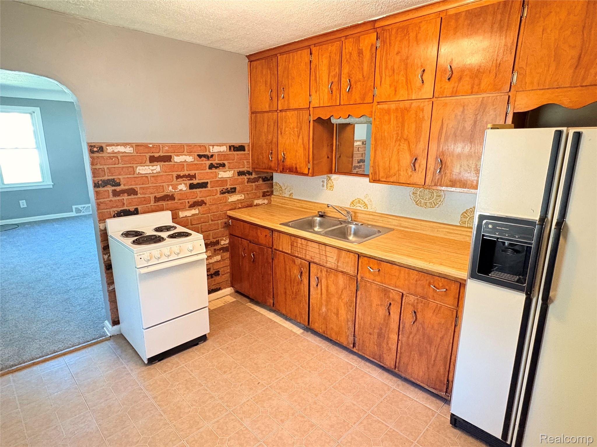 2254 E Bergin Avenue Property Photo 7