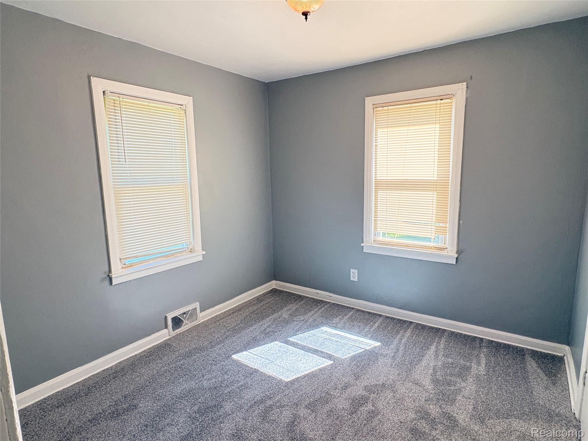 2254 E Bergin Avenue Property Photo 8