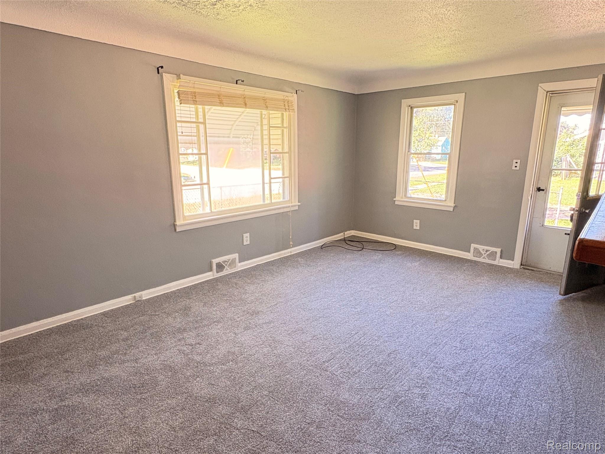 2254 E Bergin Avenue Property Photo 11
