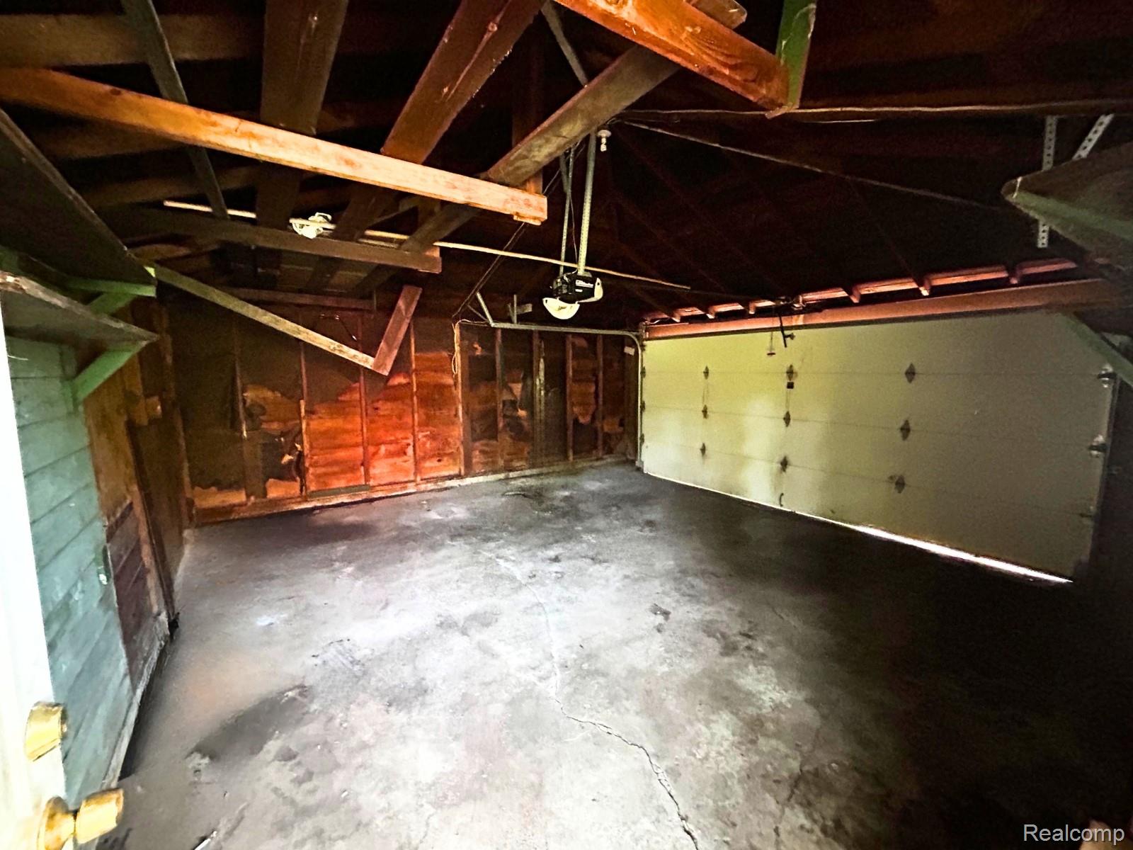 7275 W Outer Drive Property Photo 3