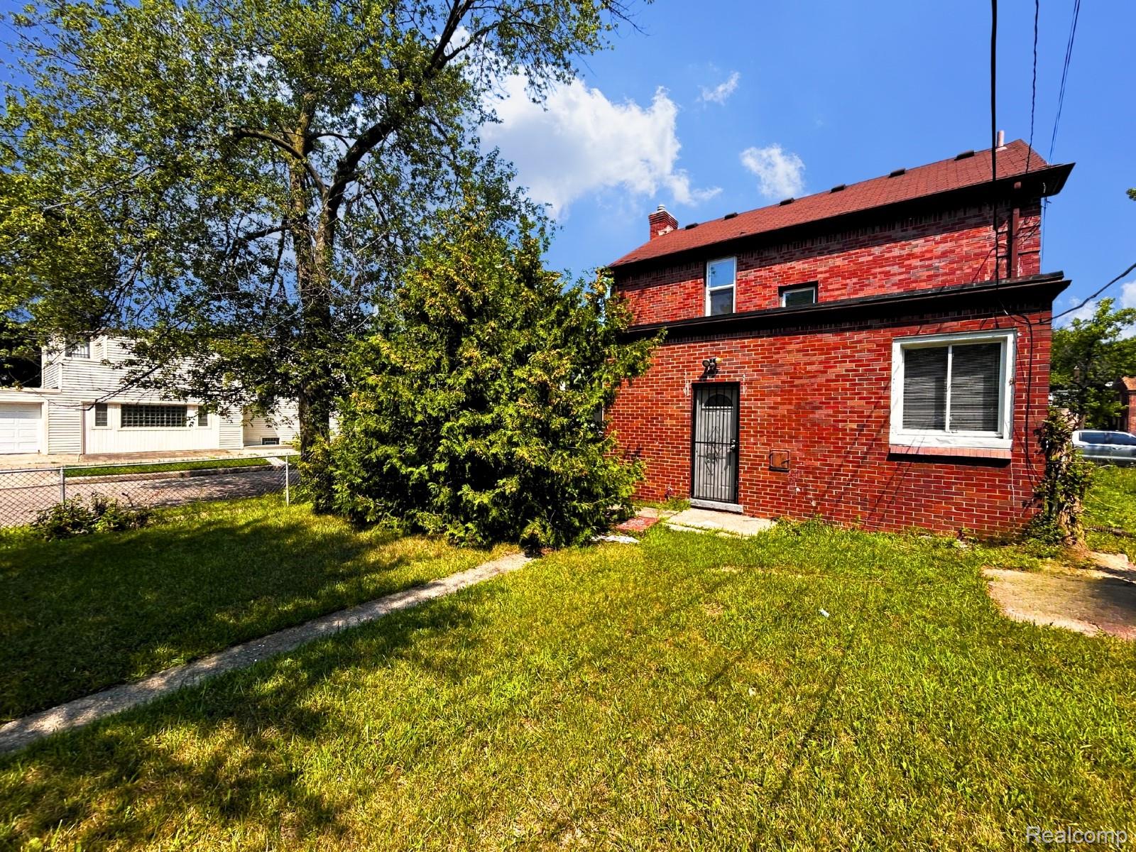 7275 W Outer Drive Property Photo 11