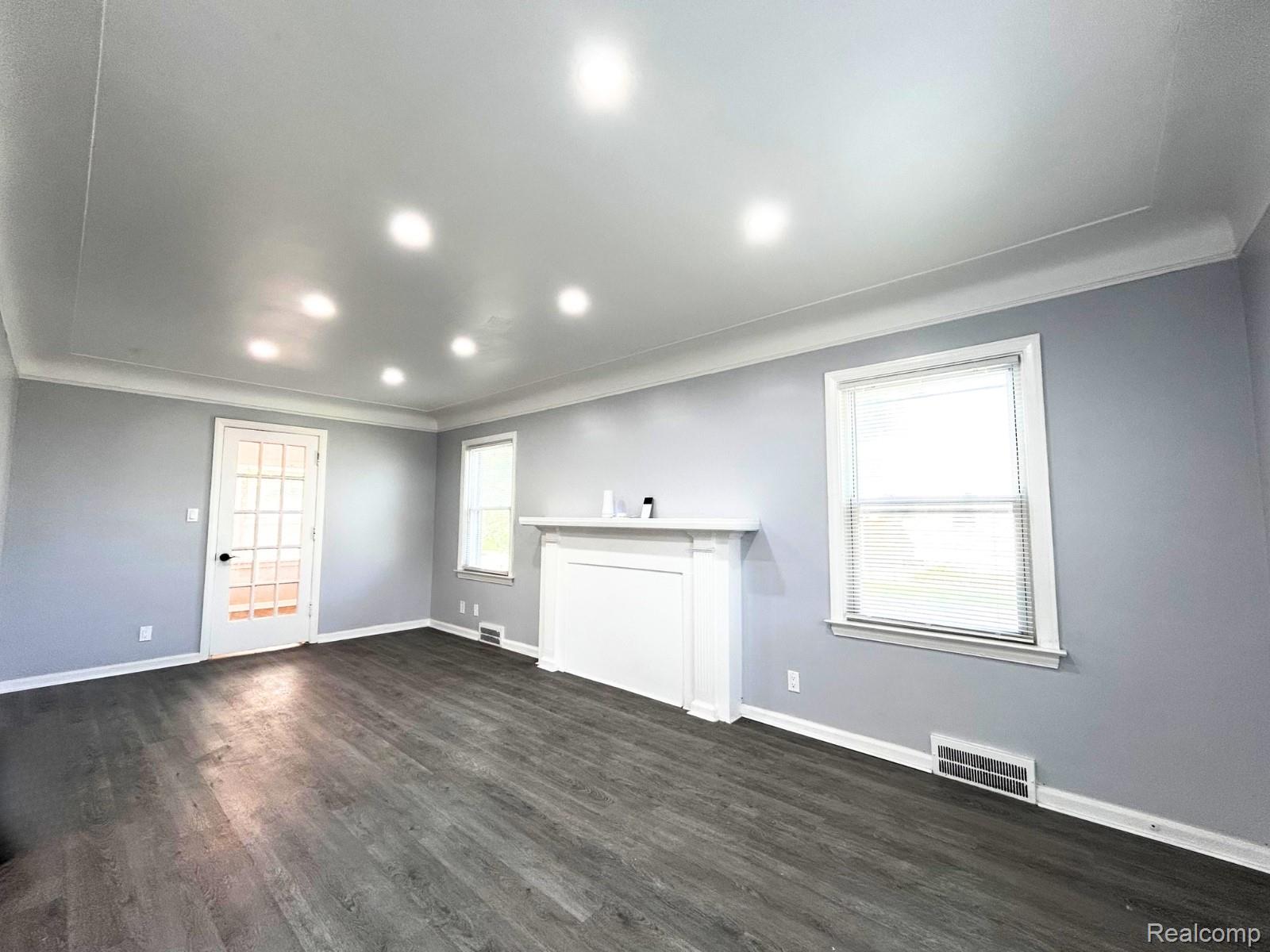 7275 W Outer Drive Property Photo 19