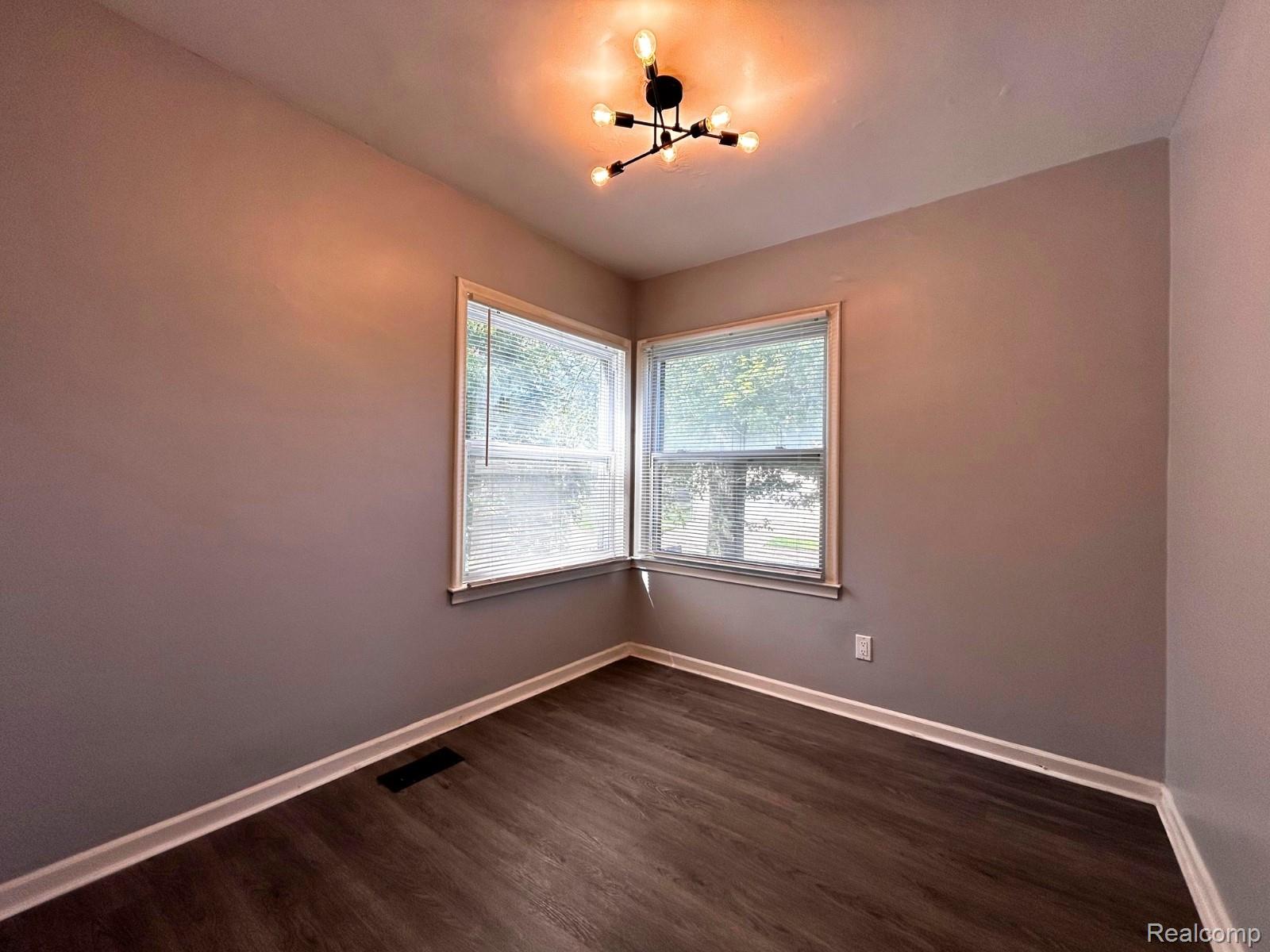 7275 W Outer Drive Property Photo 23