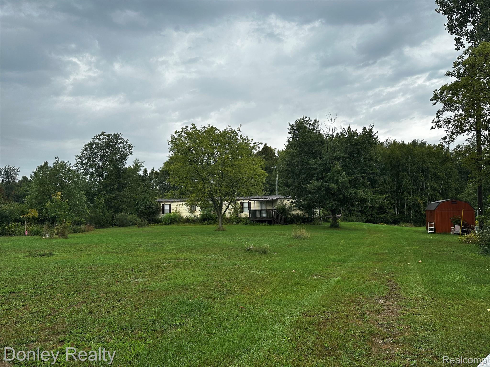 5753 Denhoff Road Property Photo 1