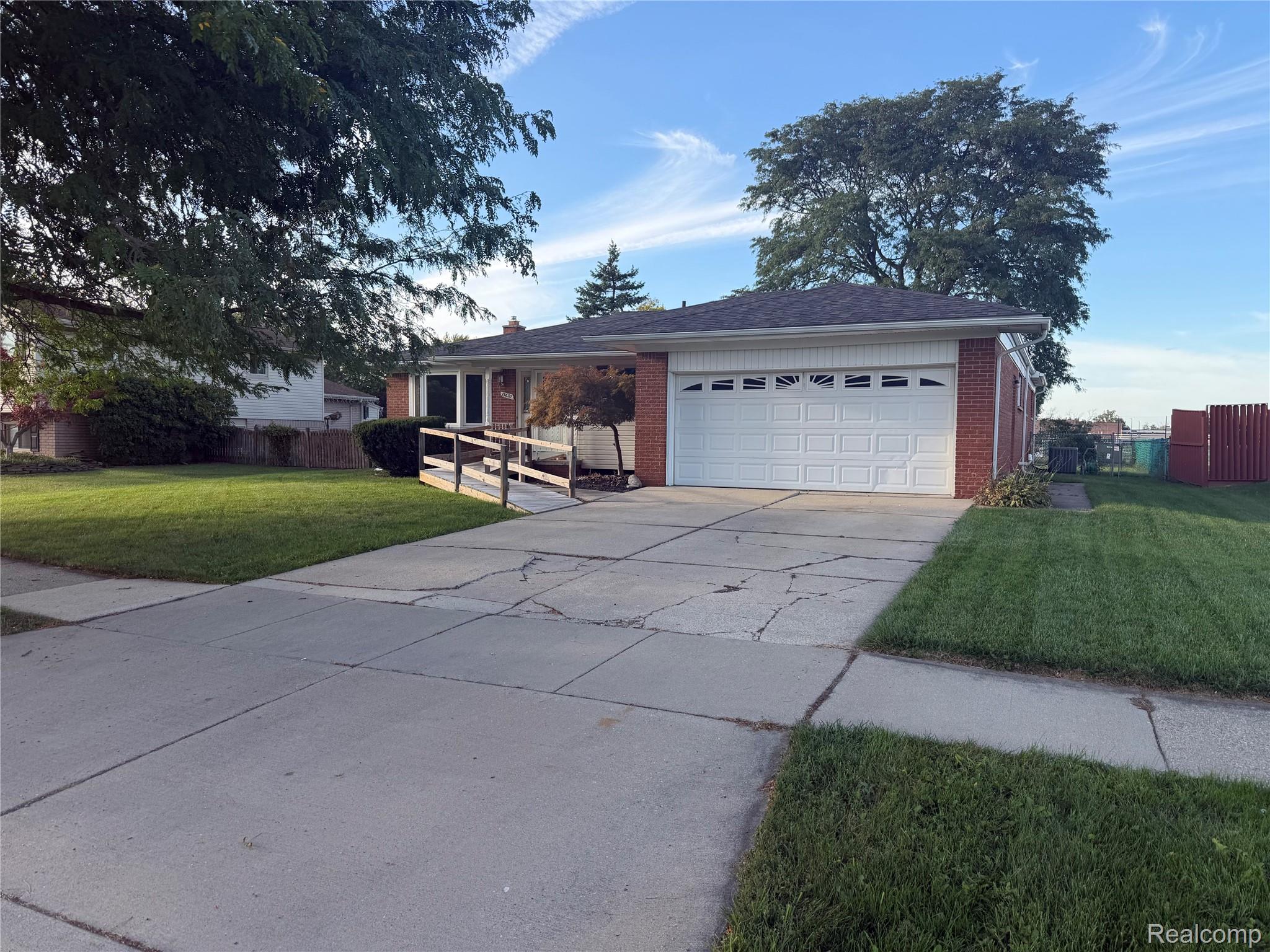 15632 Susan Street Property Photo 1