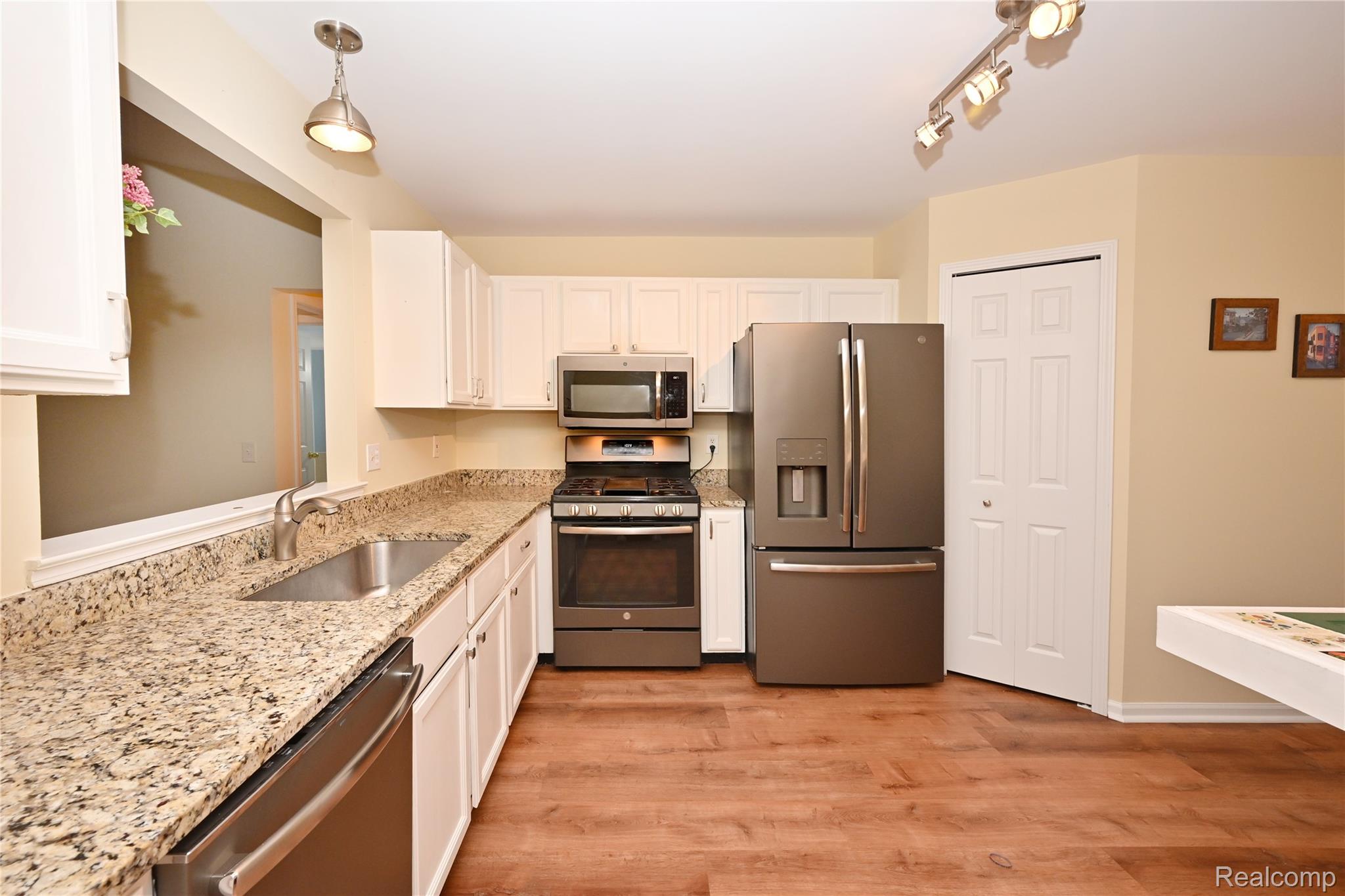 35285 Lone Pine Lane Property Photo 12