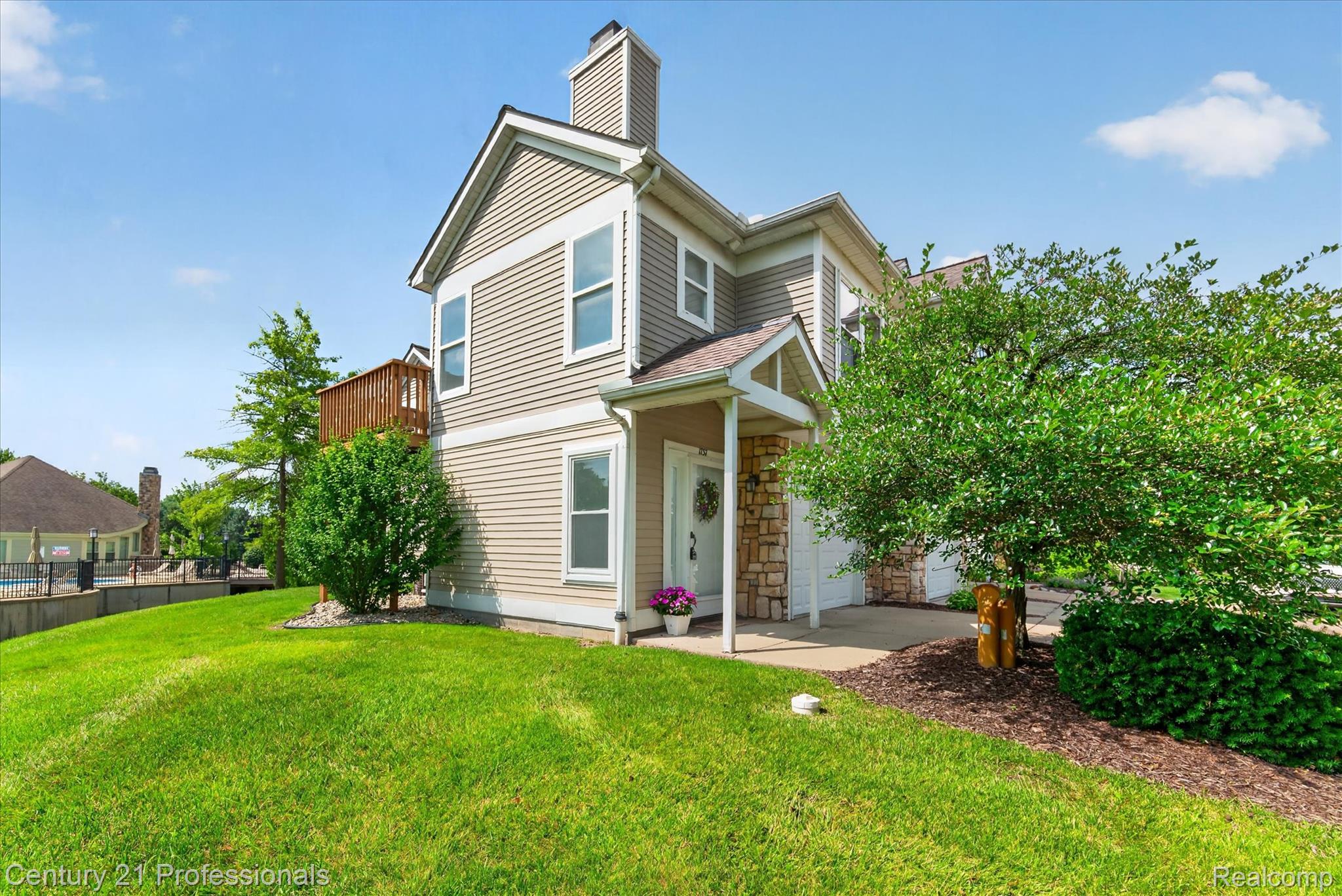 1737 Coburn Court Property Photo 4