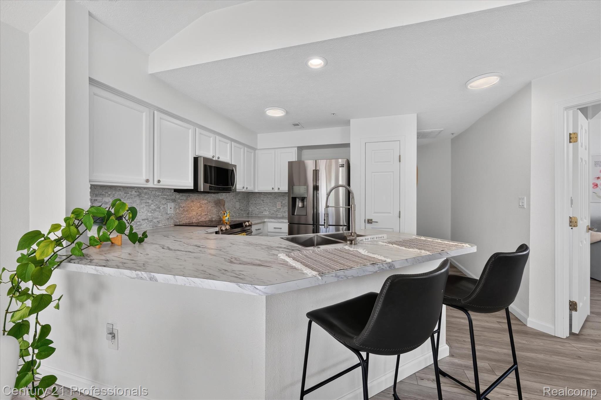 1737 Coburn Court Property Photo 13