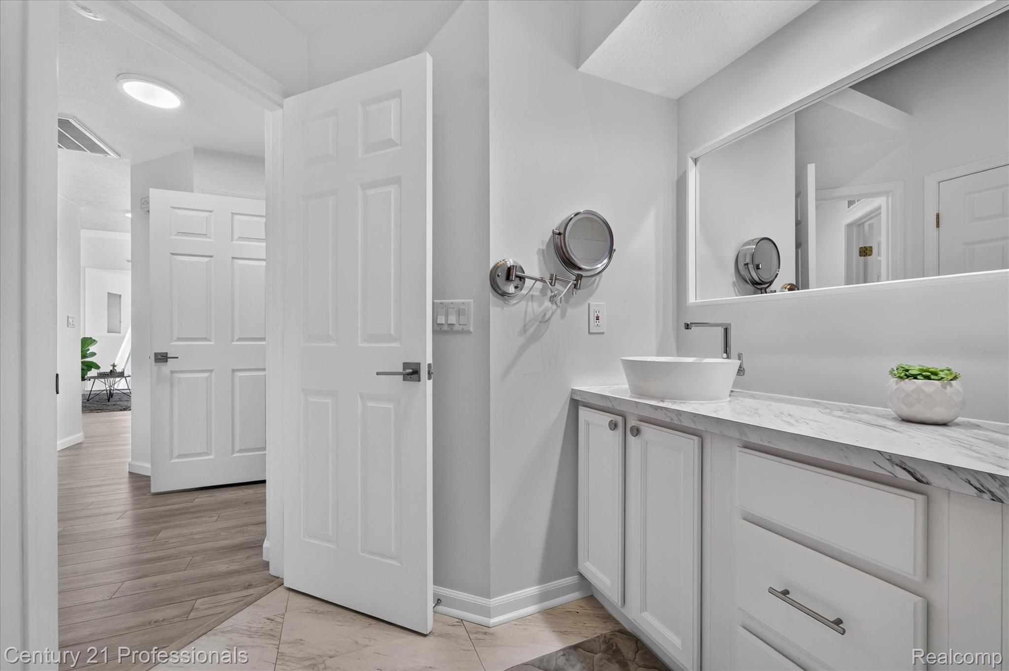 1737 Coburn Court Property Photo 20