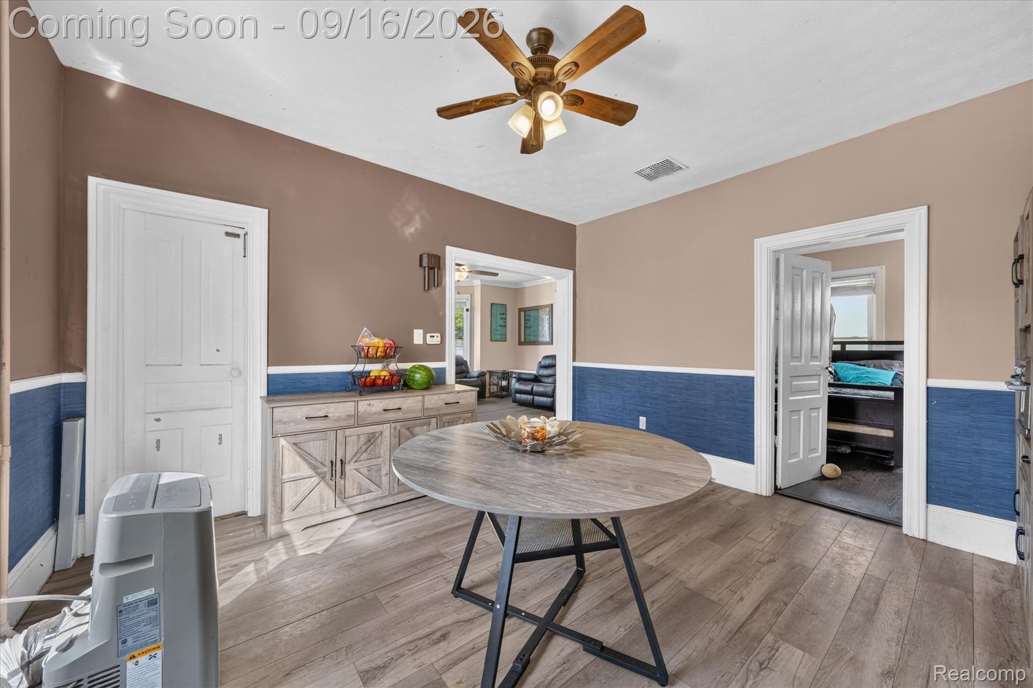 202 E Saint Clair Street Property Photo 19