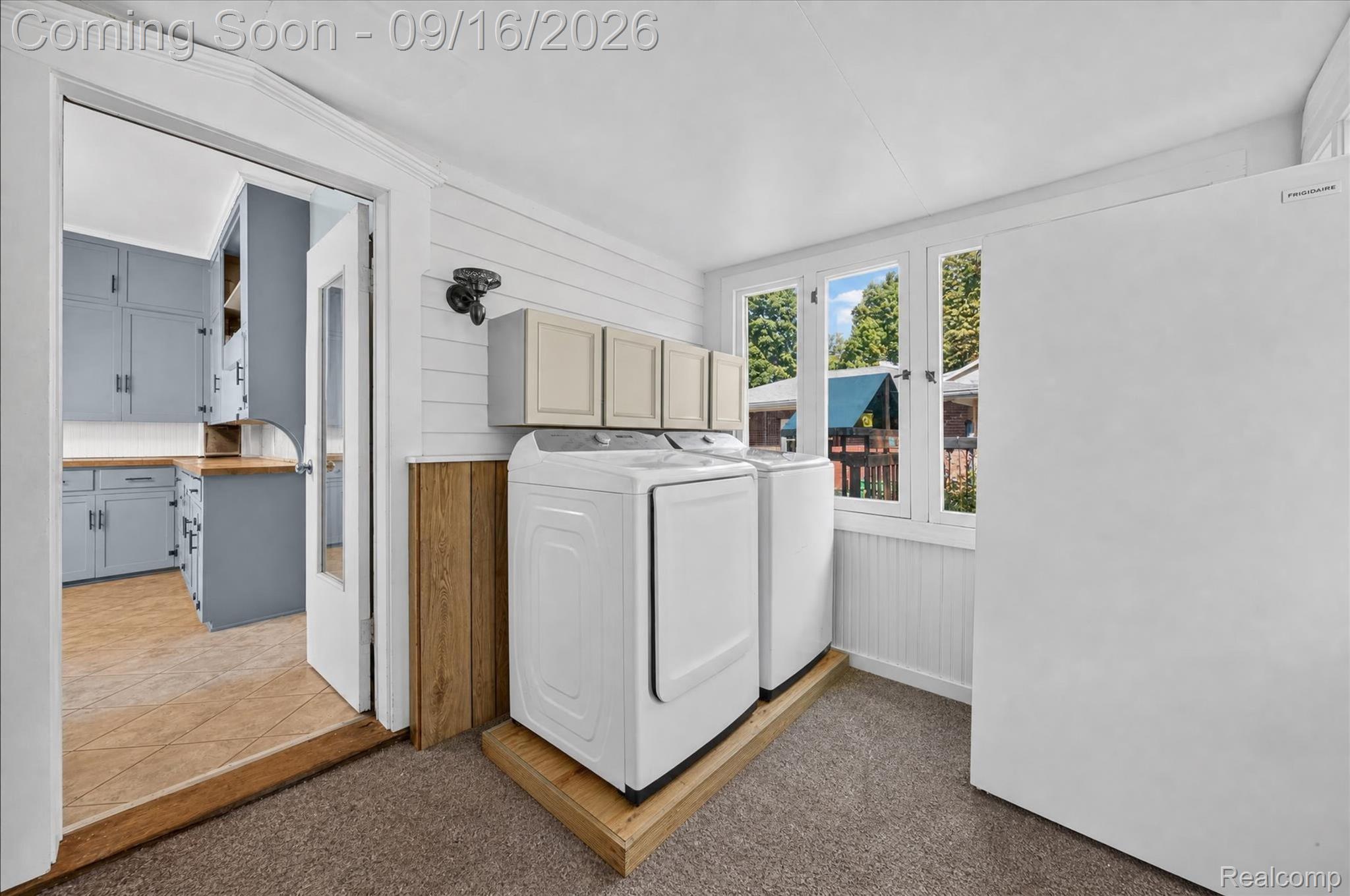 202 E Saint Clair Street Property Photo 20