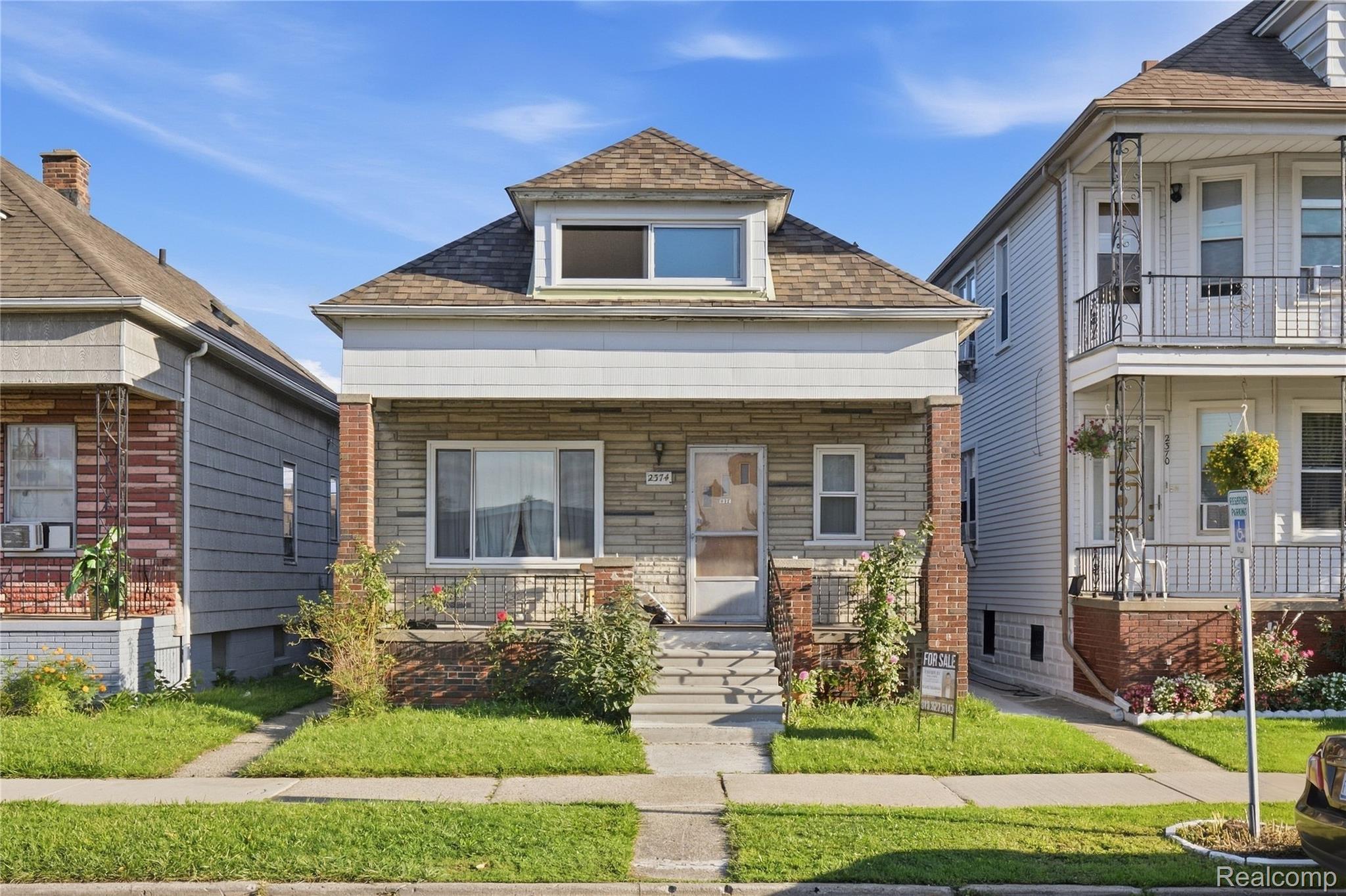 2374 Burger Street Property Photo 1