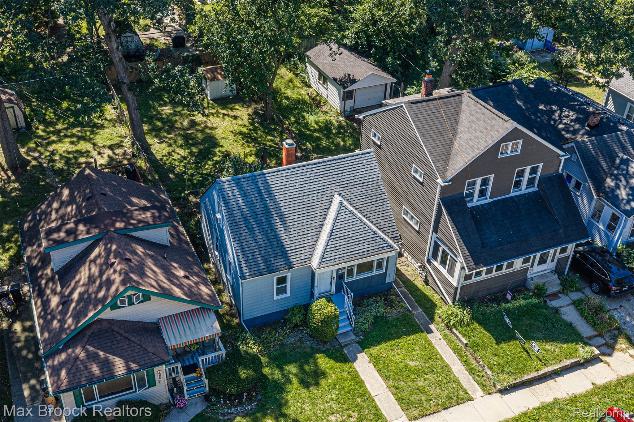 450 E Maplehurst Street Property Photo 2