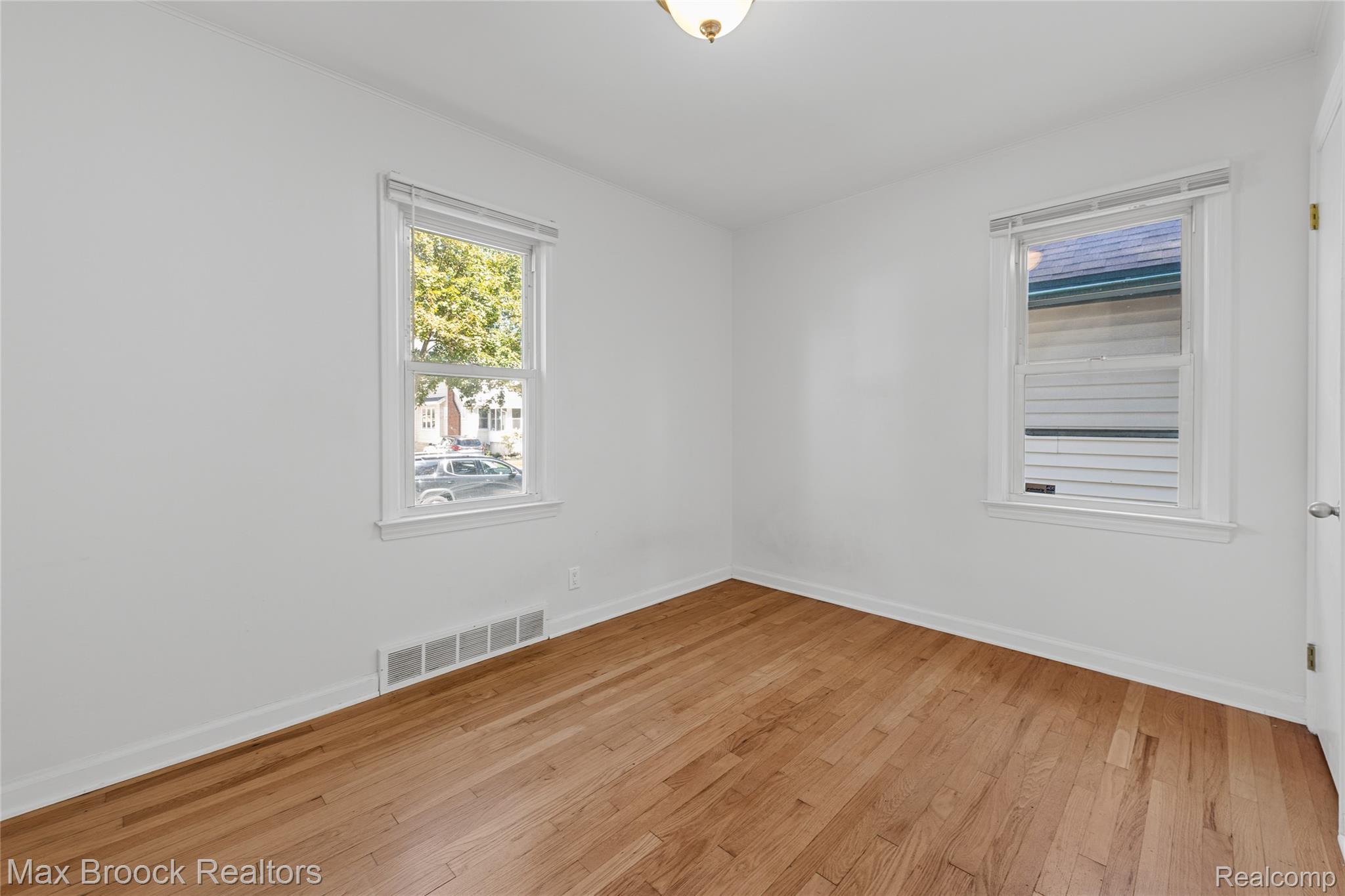 450 E Maplehurst Street Property Photo 9