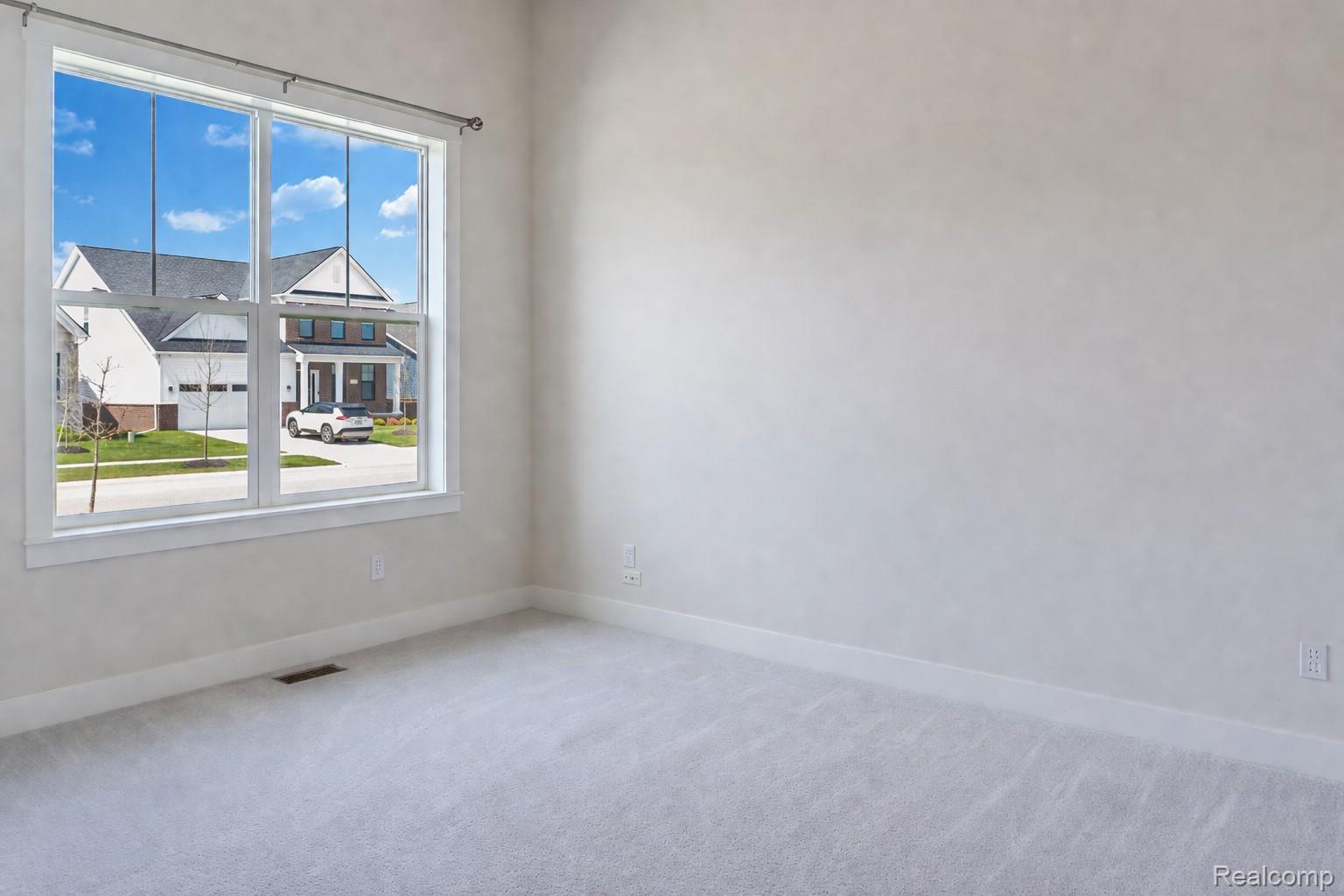 5545 Helmsdale Boulevard Property Photo 10