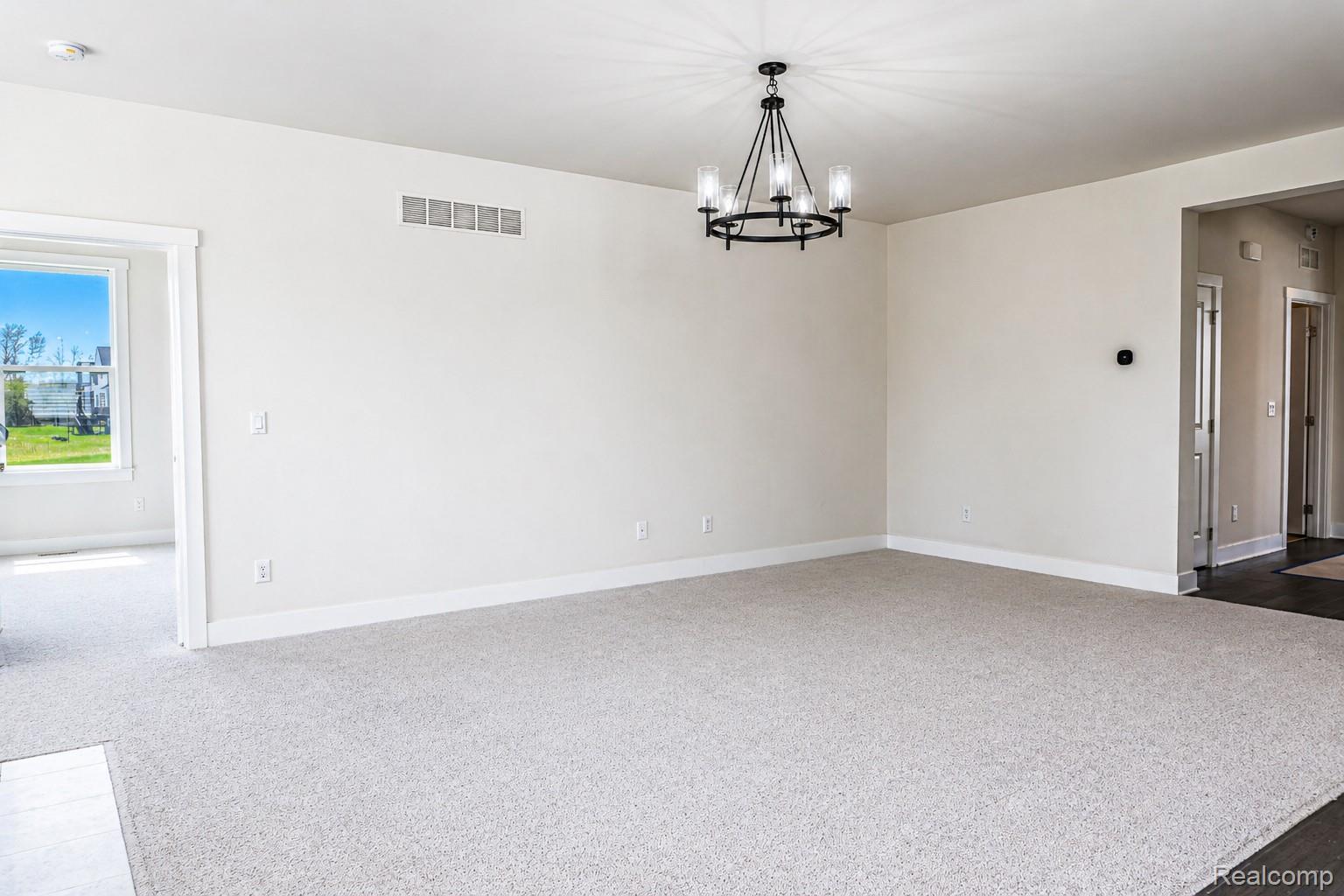 5545 Helmsdale Boulevard Property Photo 18