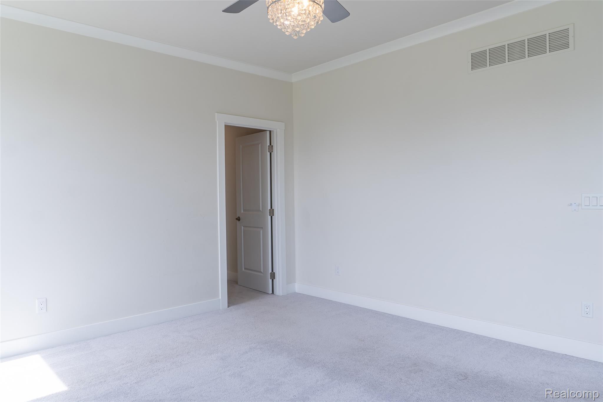 5545 Helmsdale Boulevard Property Photo 22