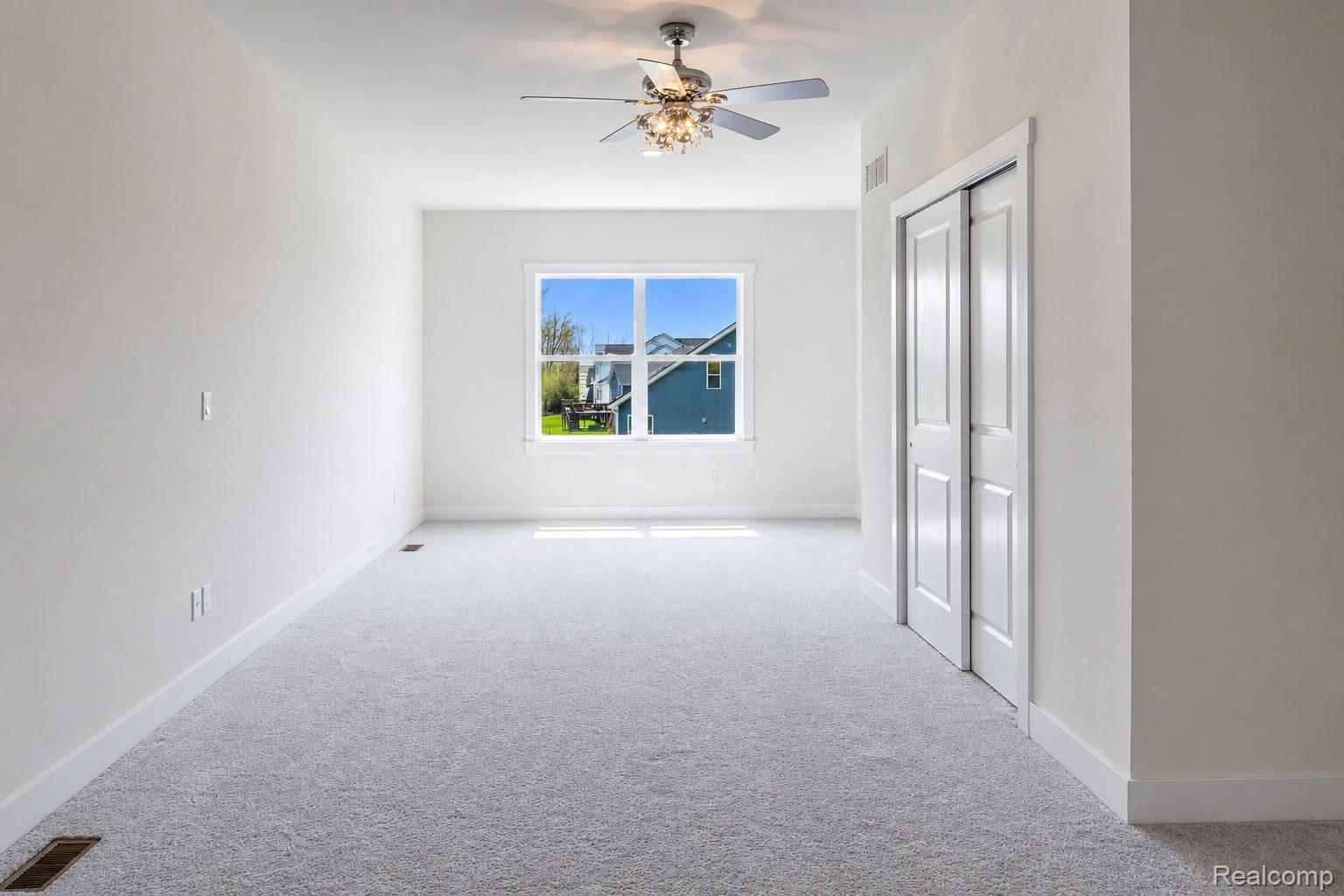 5545 Helmsdale Boulevard Property Photo 28