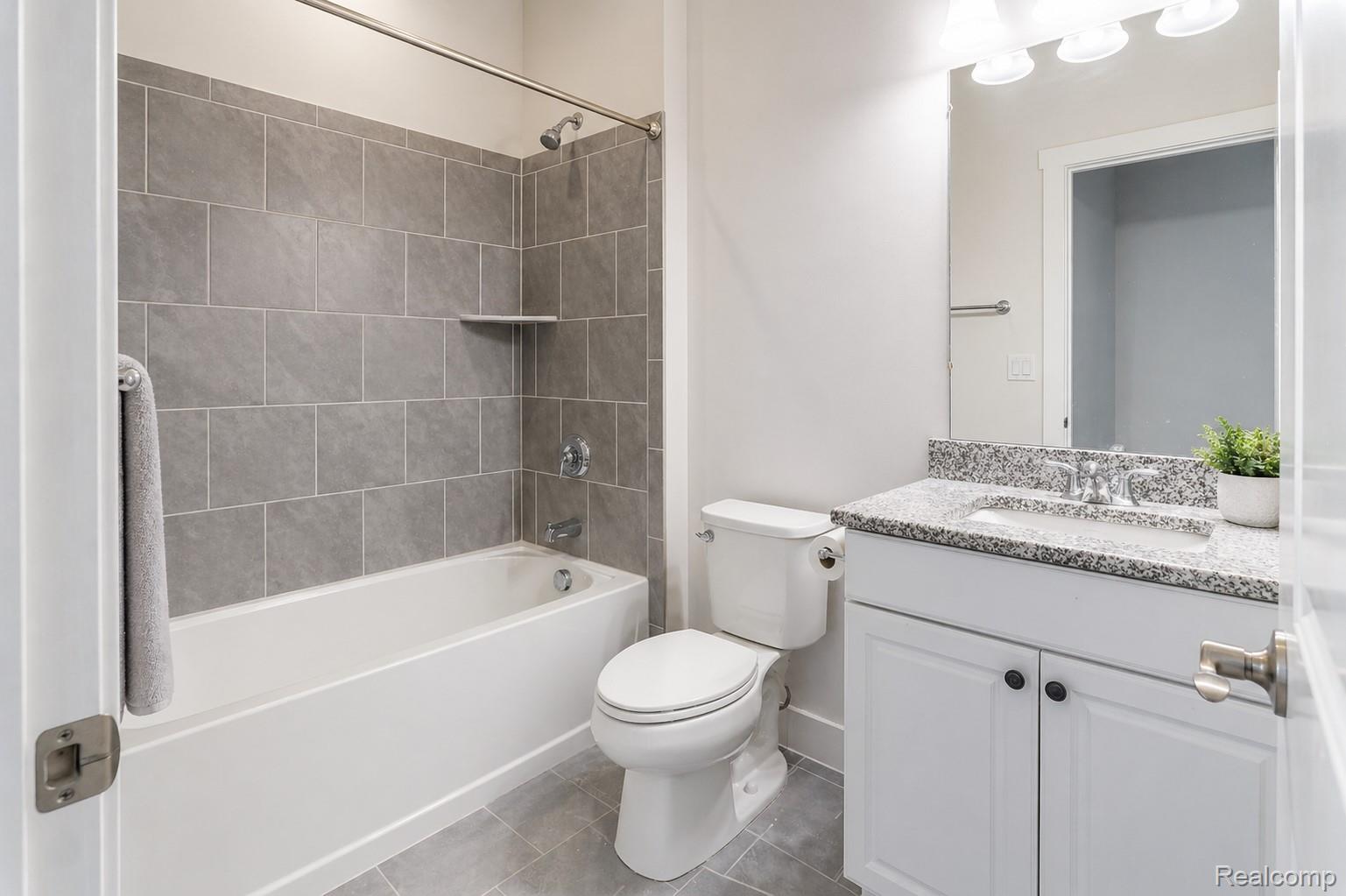 5545 Helmsdale Boulevard Property Photo 29