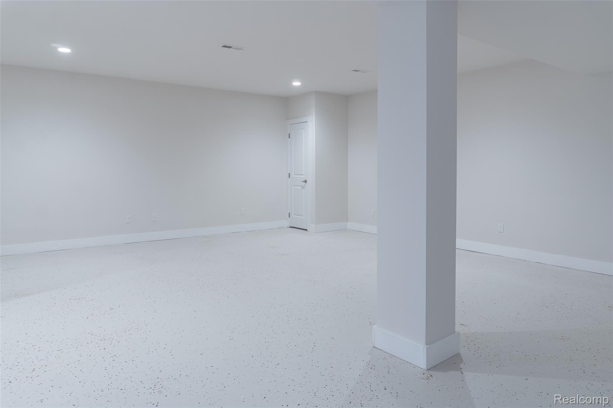 5545 Helmsdale Boulevard Property Photo 31