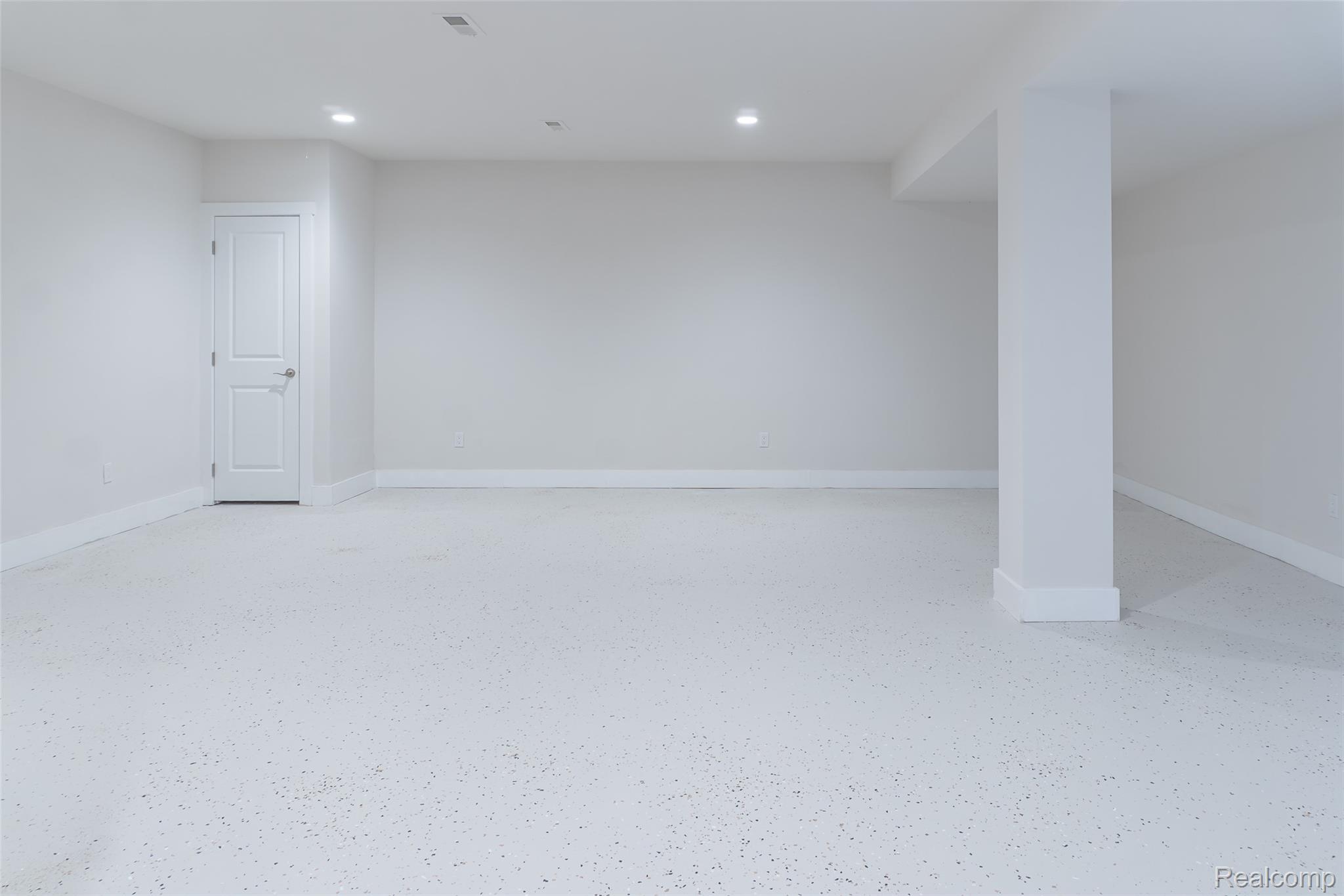 5545 Helmsdale Boulevard Property Photo 32