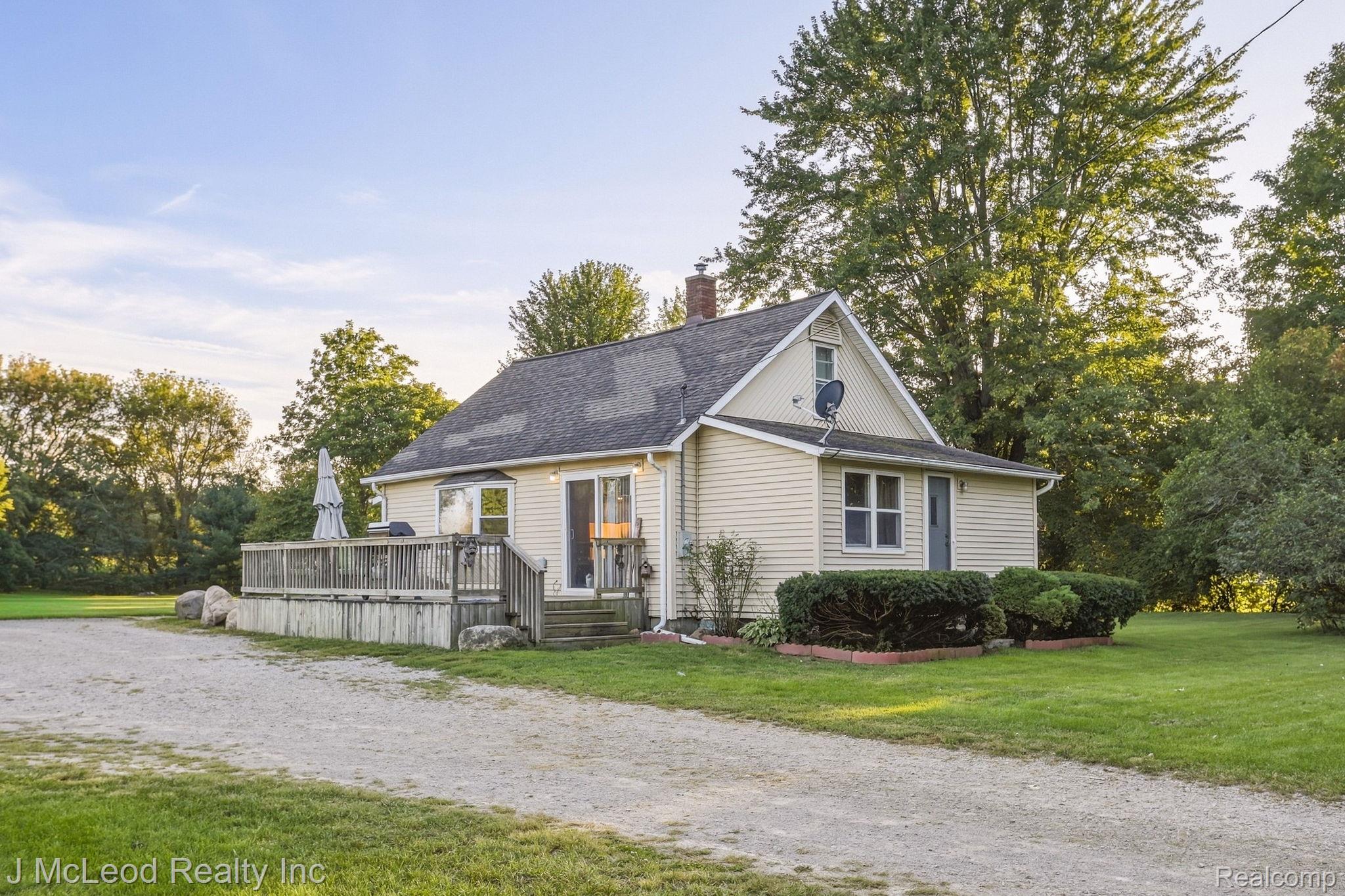 8821 Barnes Road Property Photo 1