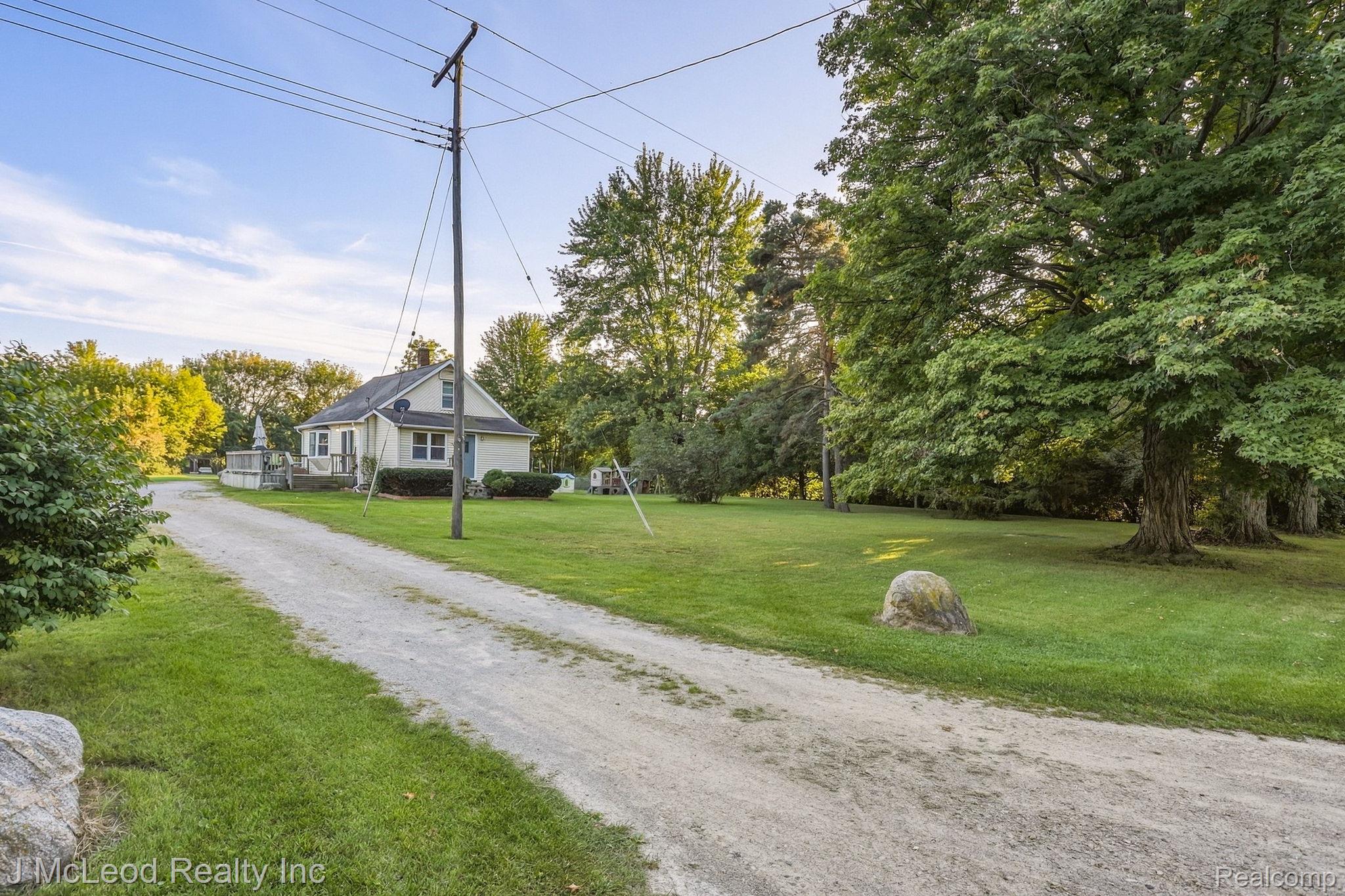 8821 Barnes Road Property Photo 2