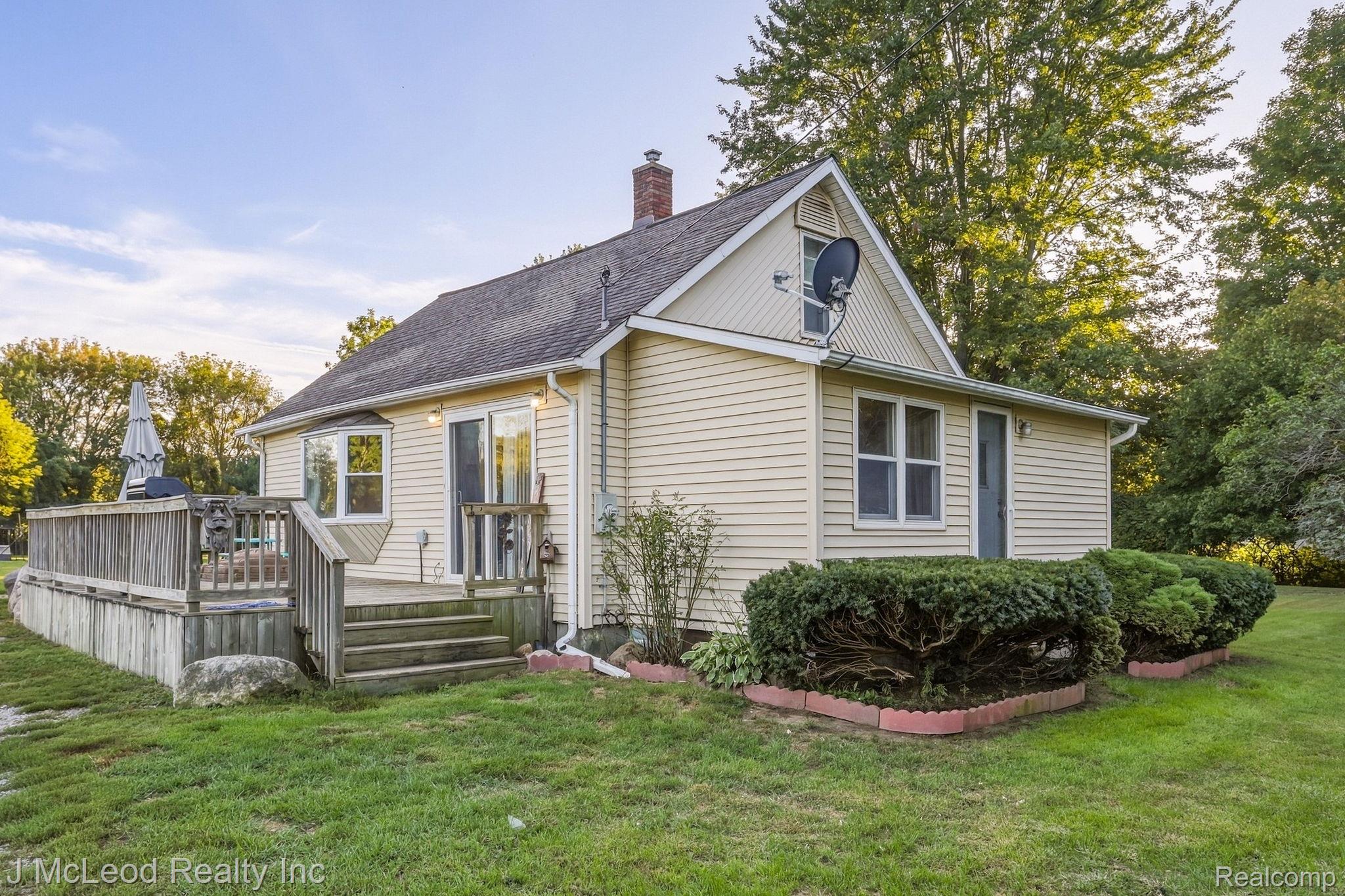 8821 Barnes Road Property Photo 4