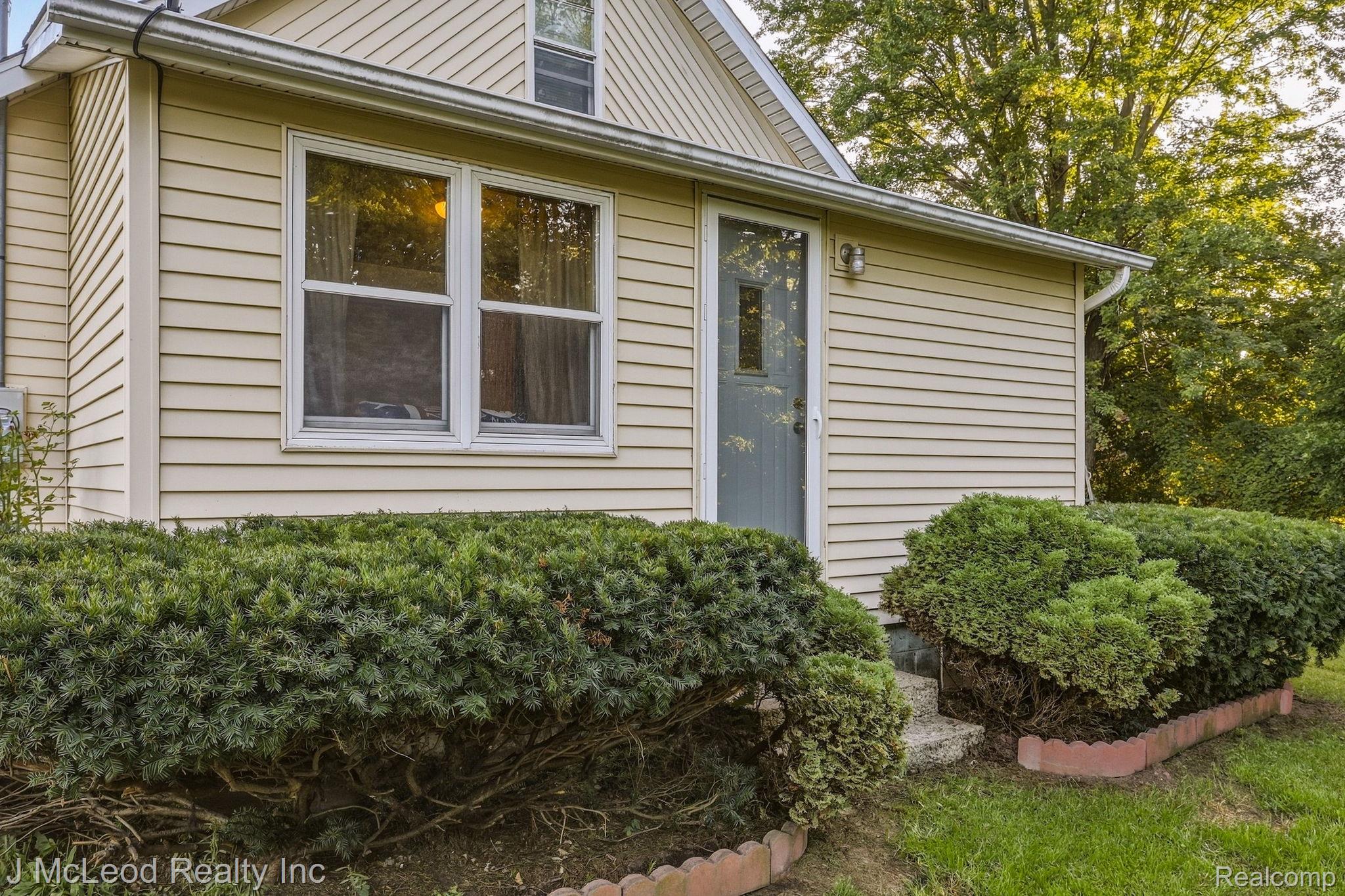 8821 Barnes Road Property Photo 6