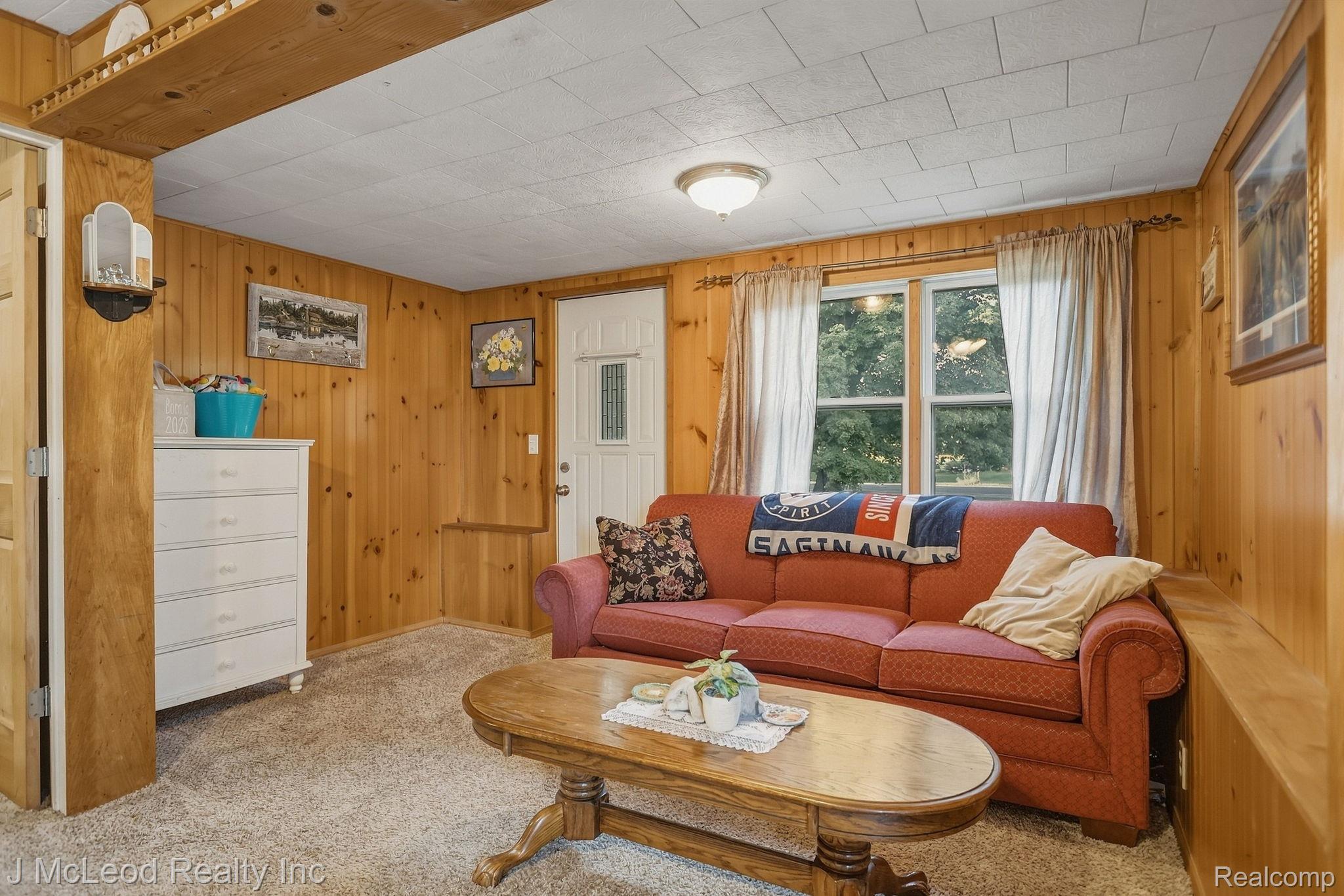 8821 Barnes Road Property Photo 8