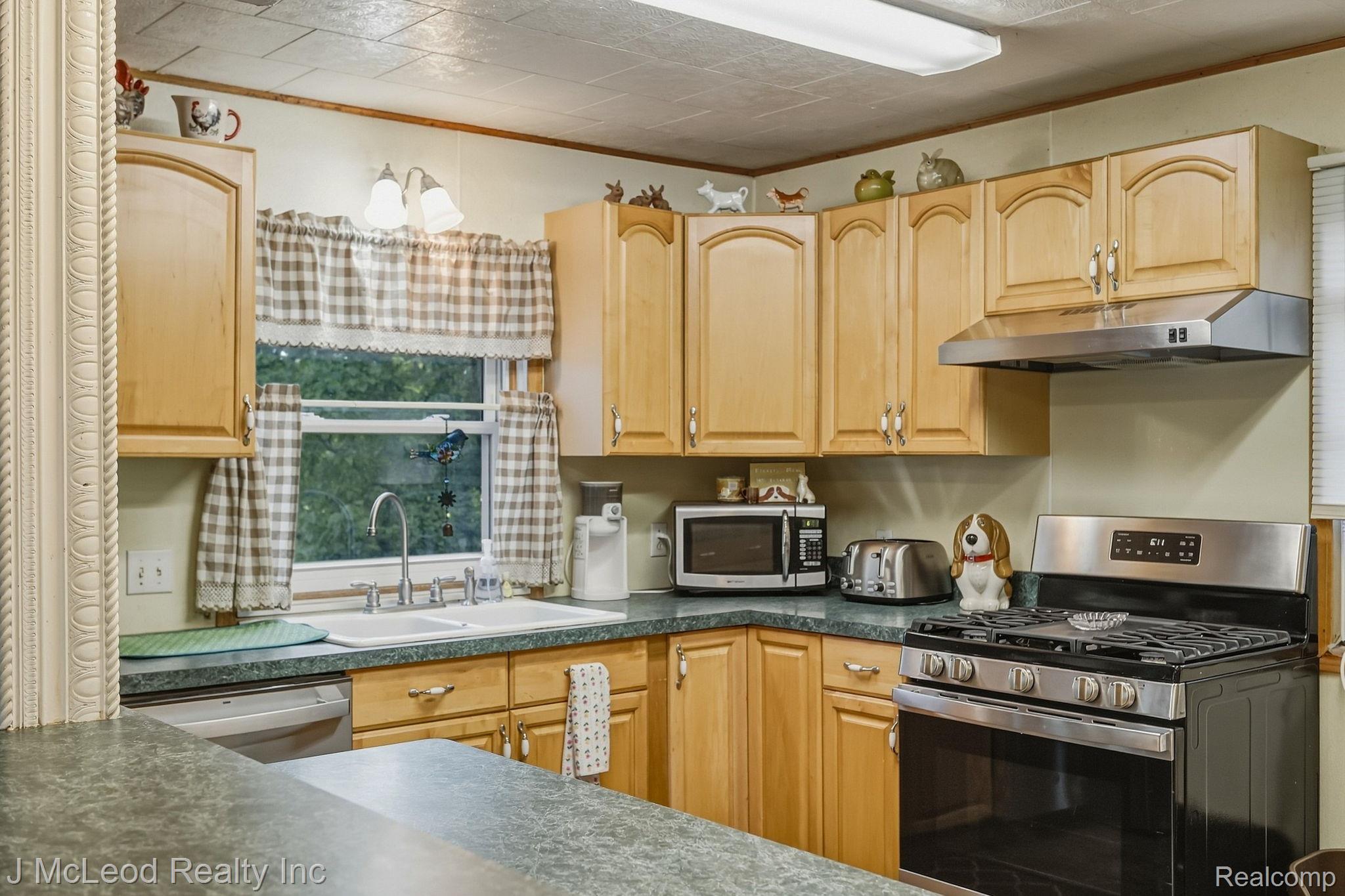 8821 Barnes Road Property Photo 16