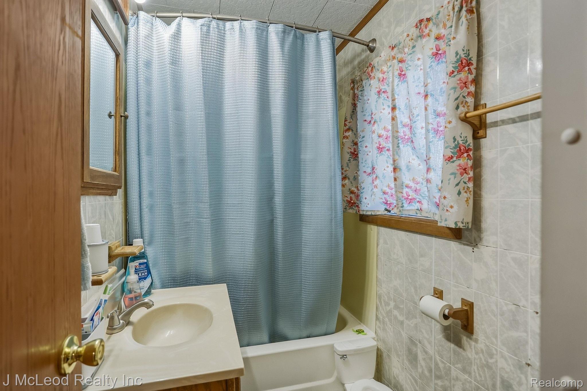 8821 Barnes Road Property Photo 19