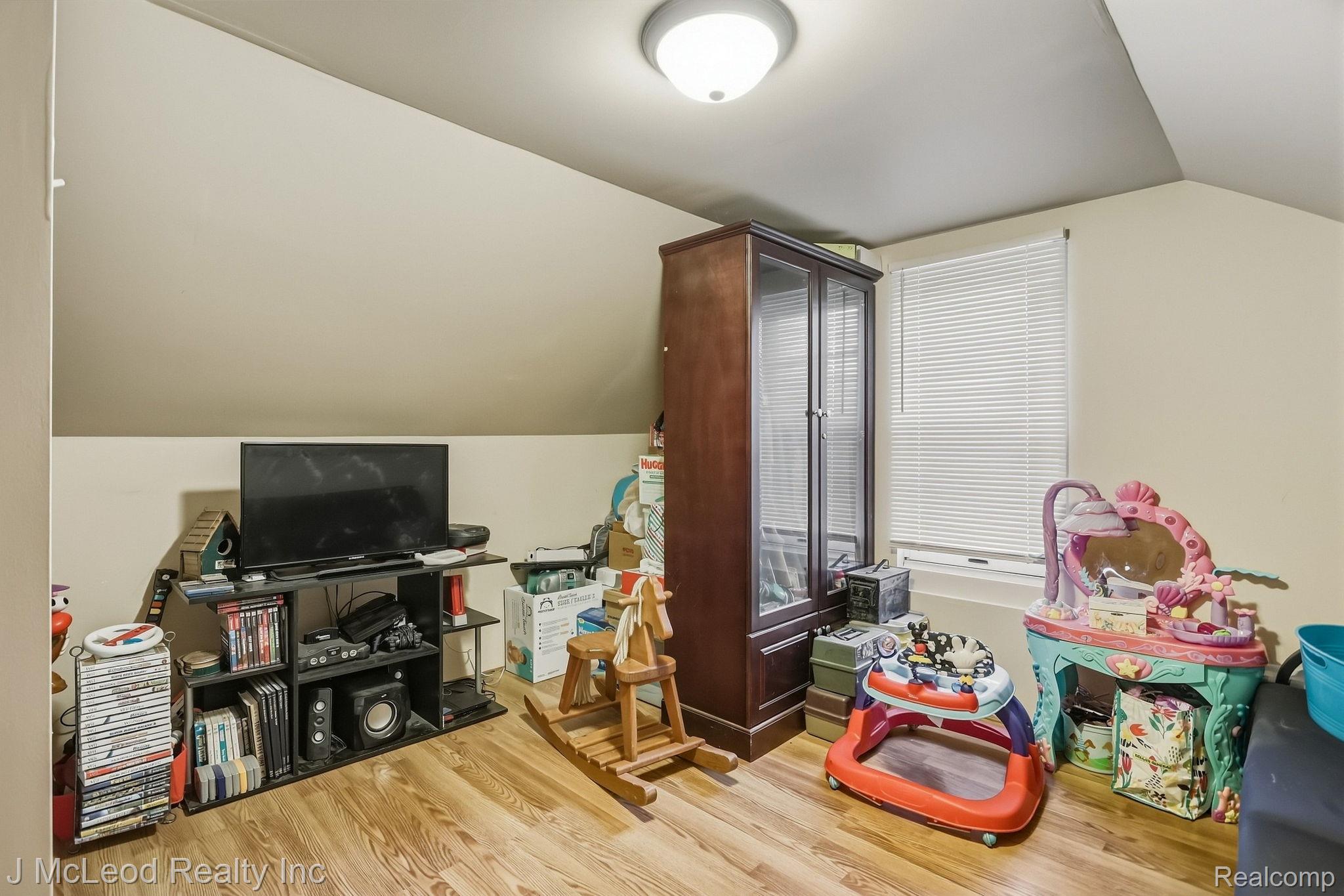 8821 Barnes Road Property Photo 25