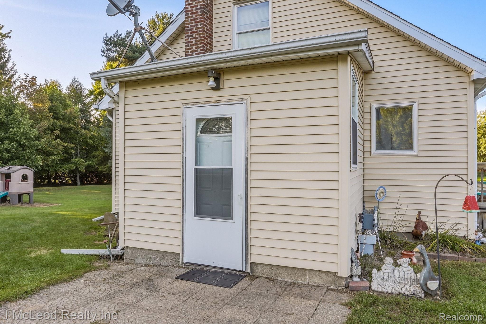 8821 Barnes Road Property Photo 29
