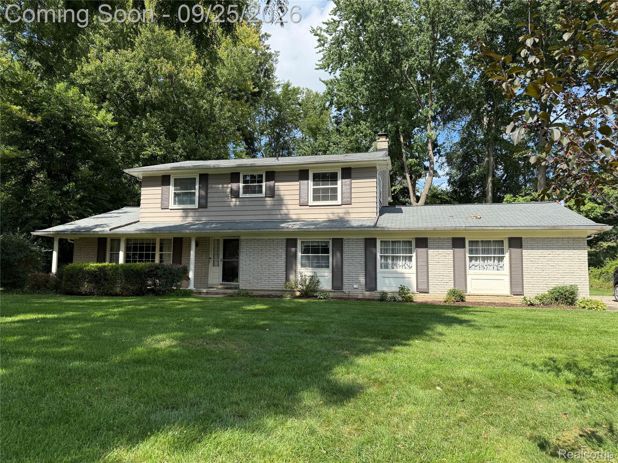 353 Broadleaf Drive Property Photo 1