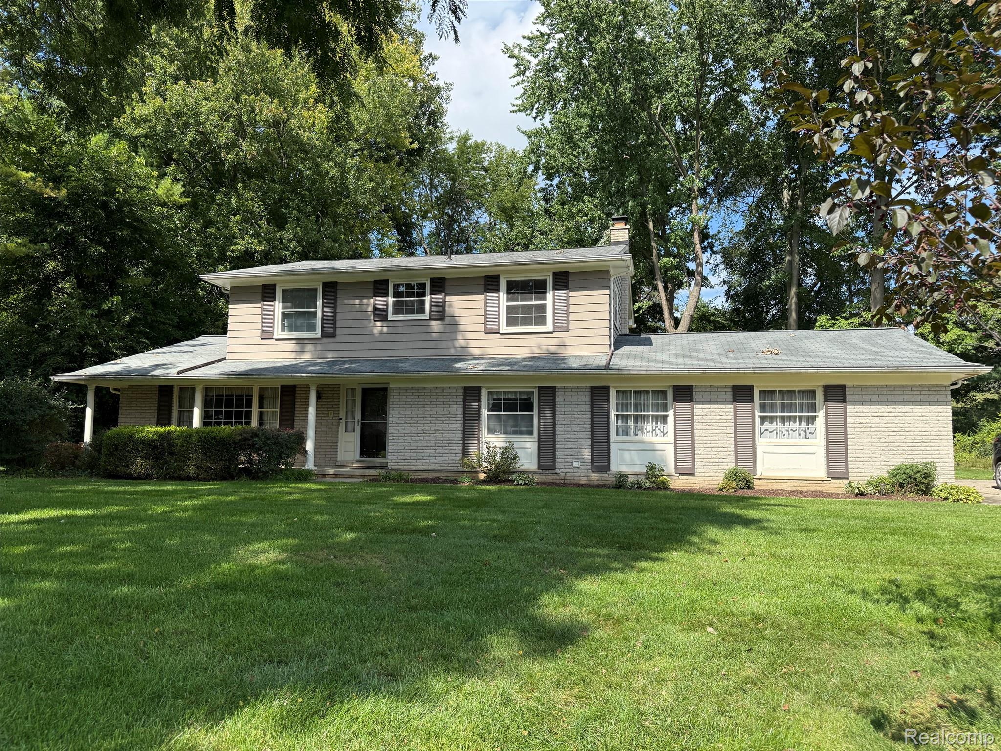 353 Broadleaf Drive Property Photo 1