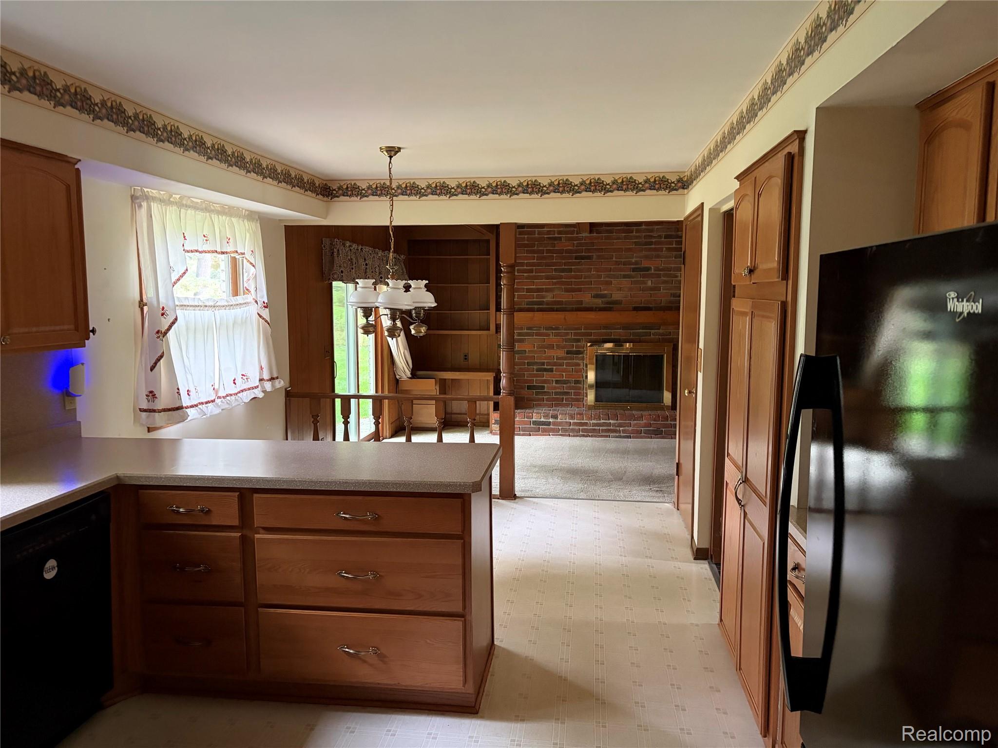 353 Broadleaf Drive Property Photo 7