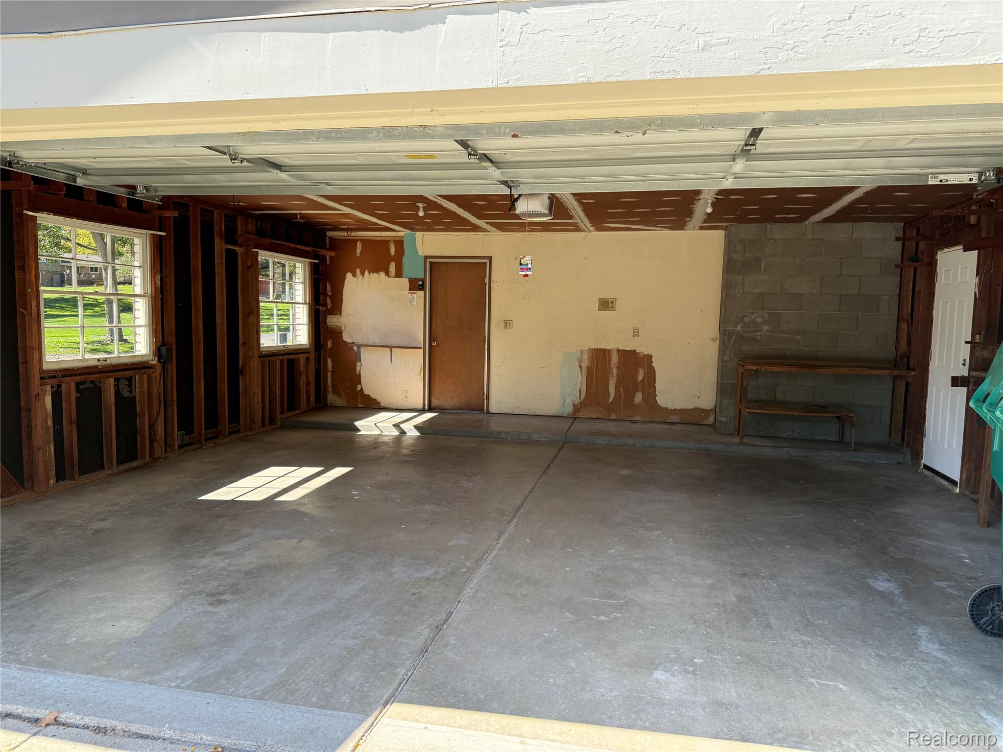 353 Broadleaf Drive Property Photo 12